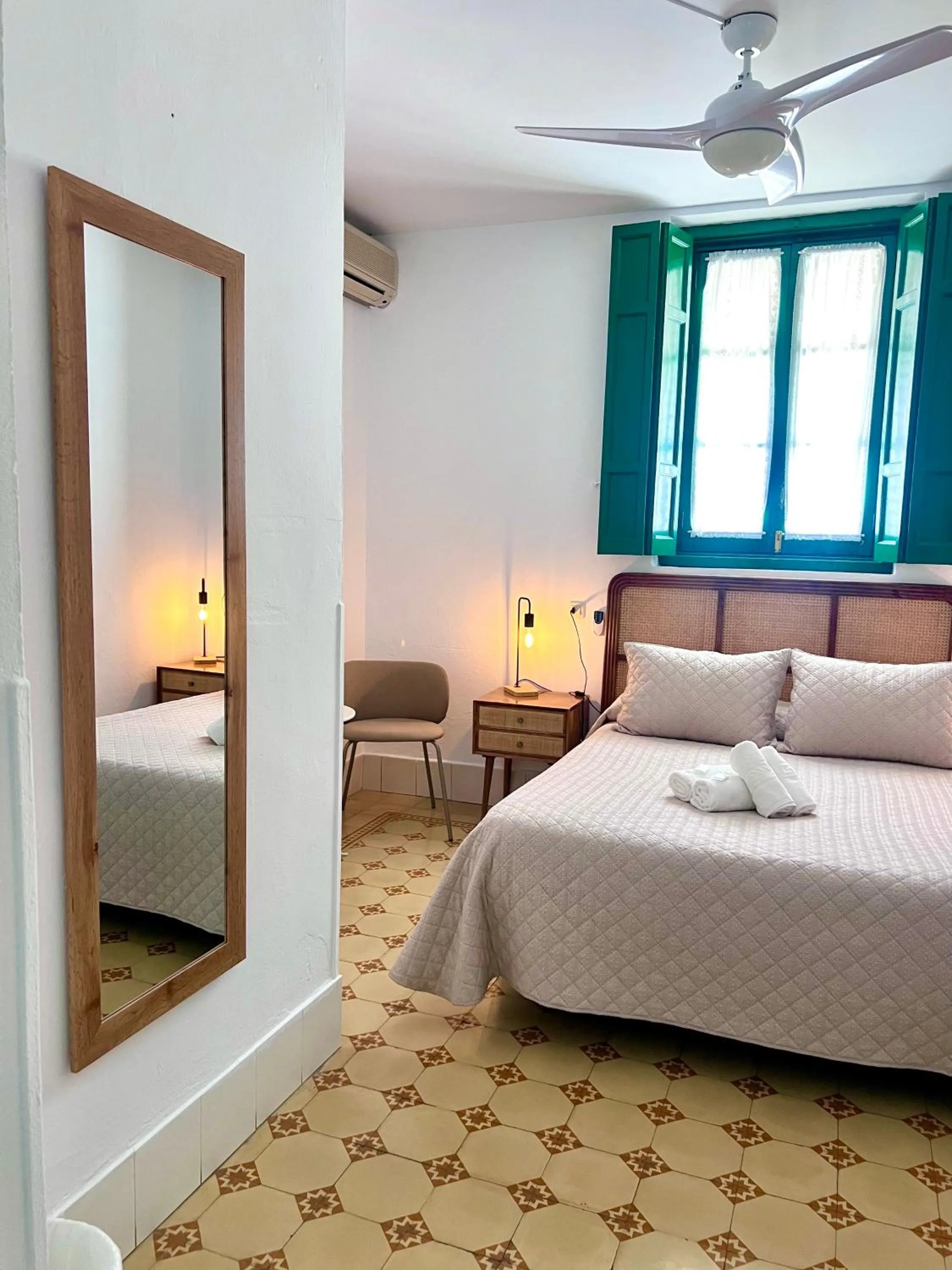 Bedroom, Bed in Hostal El Faro