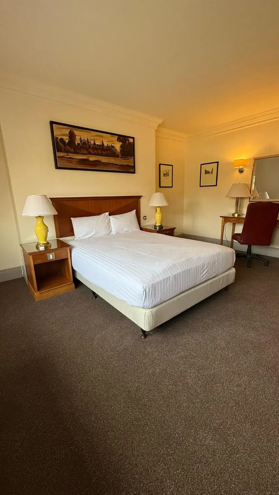 Deluxe King Room in Harte & Garter Deluxe King Room in Harte & Garter