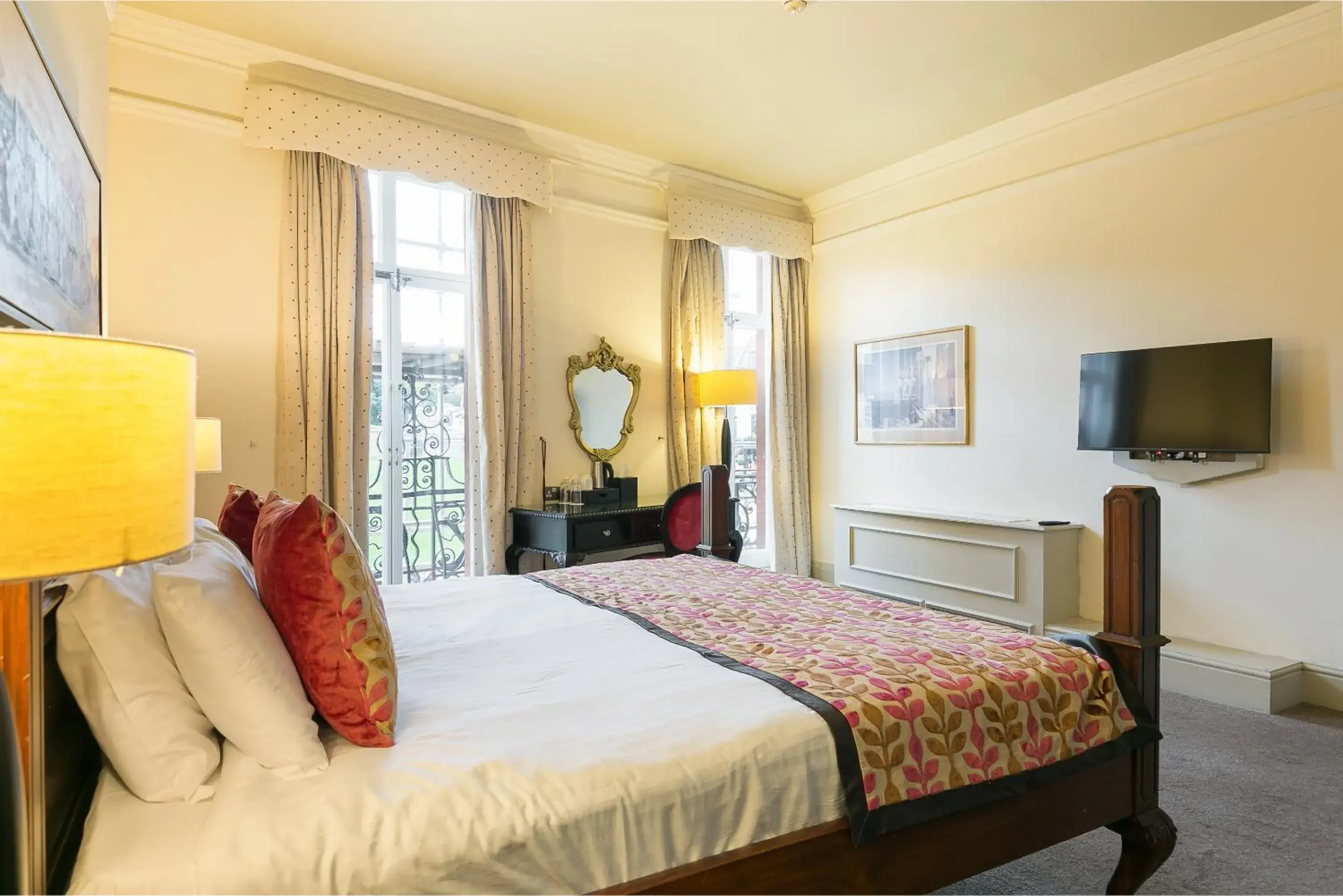 Deluxe Room - Disability Access in Harte & Garter Deluxe Room - Disability Access in Harte & Garter