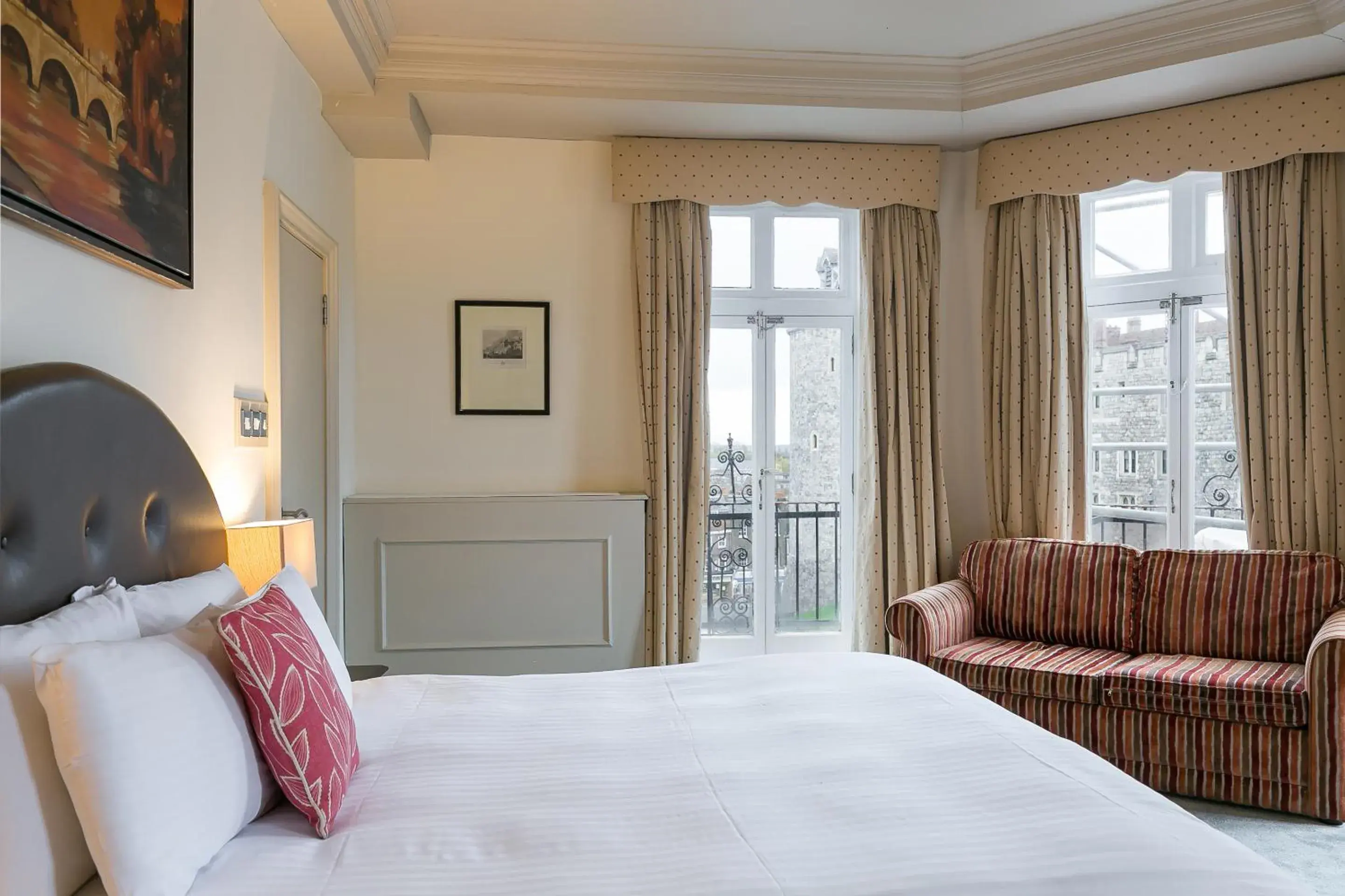 Deluxe Double Room with Castle View in Harte & Garter Deluxe Double Room with Castle View in Harte & Garter