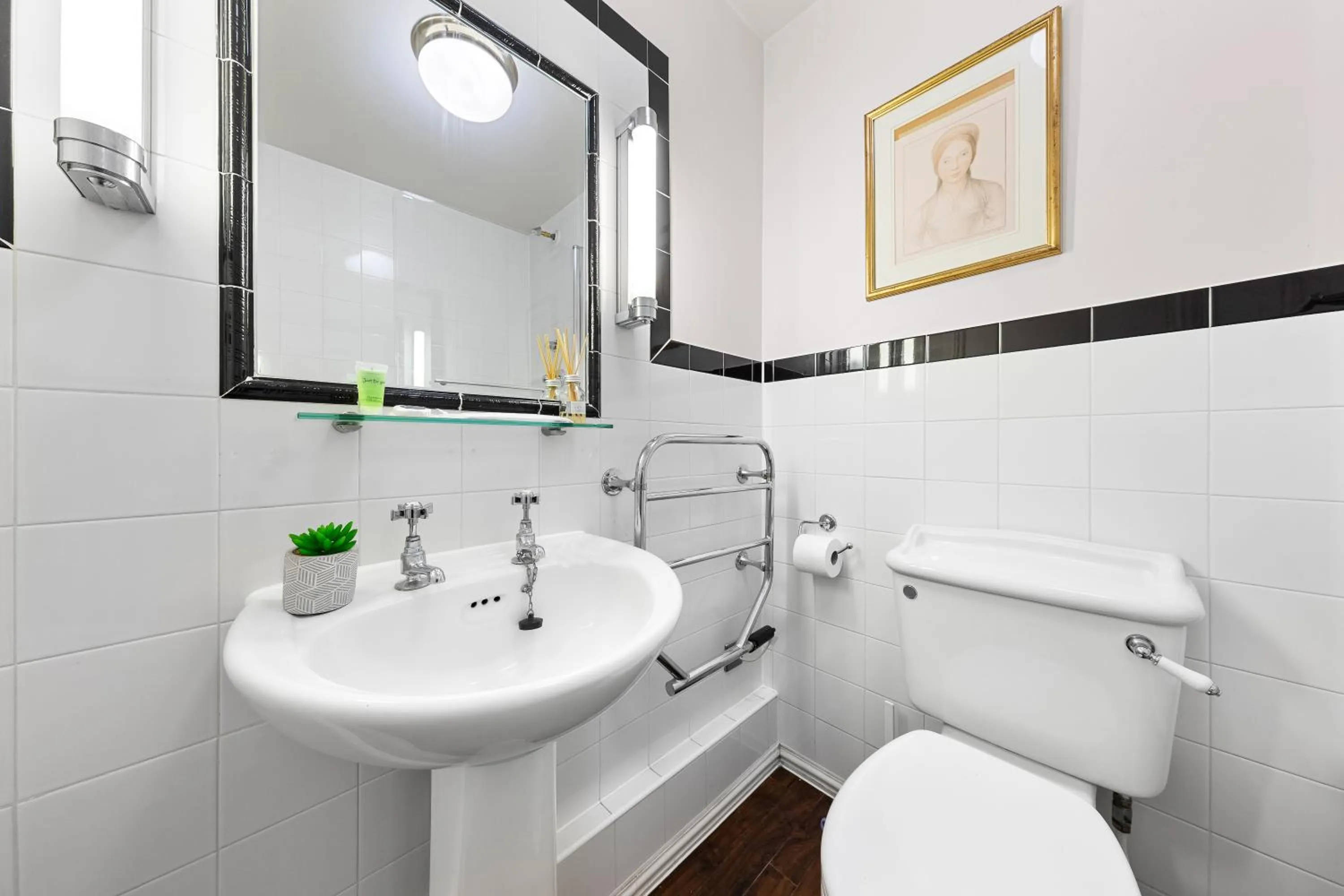 Bathroom in Harte & Garter