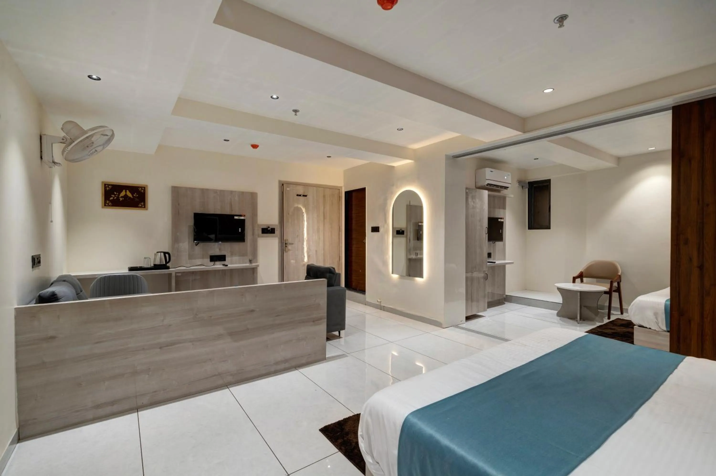 Bed in Hotel Shrimad Villa Gandhinagar