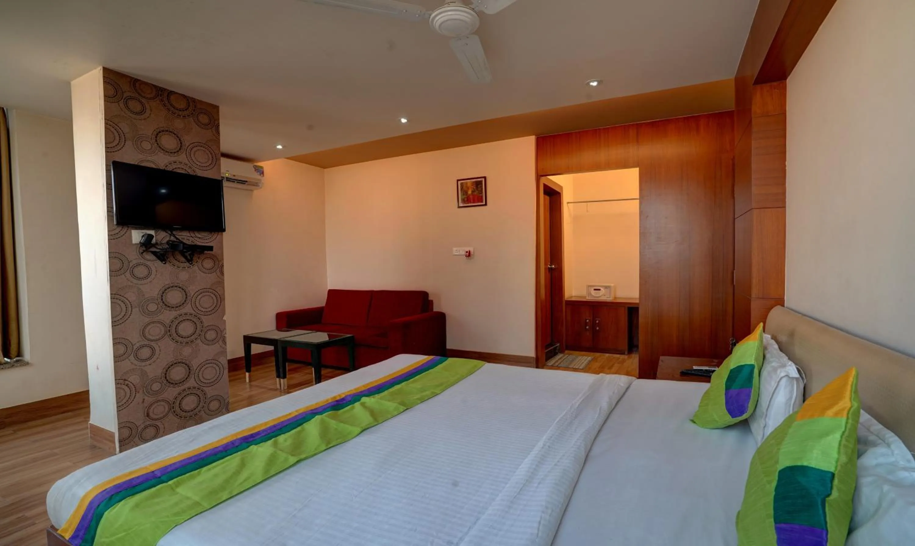 Bedroom, Bed in Treebo B&B