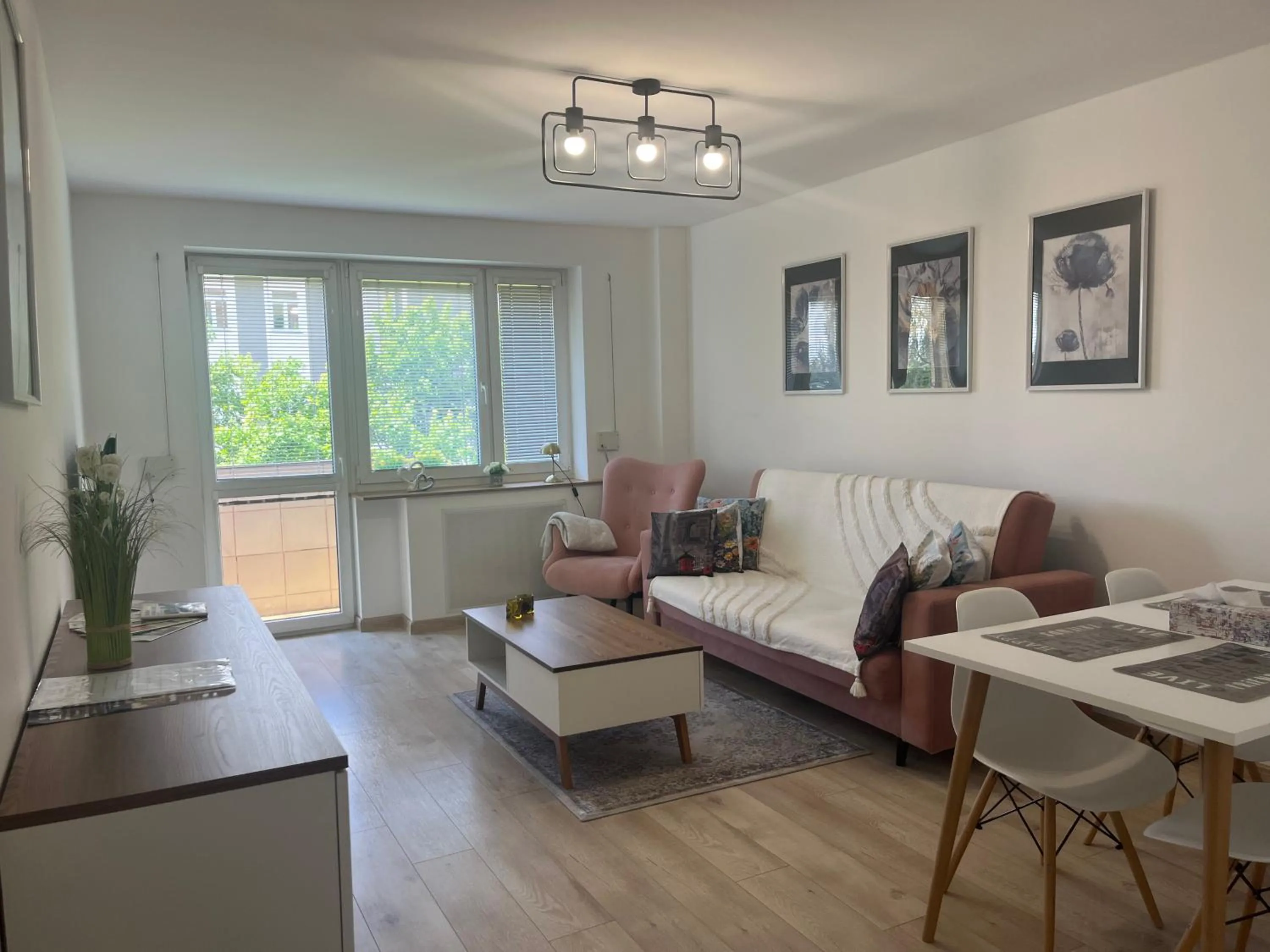 Apartament z balkonem