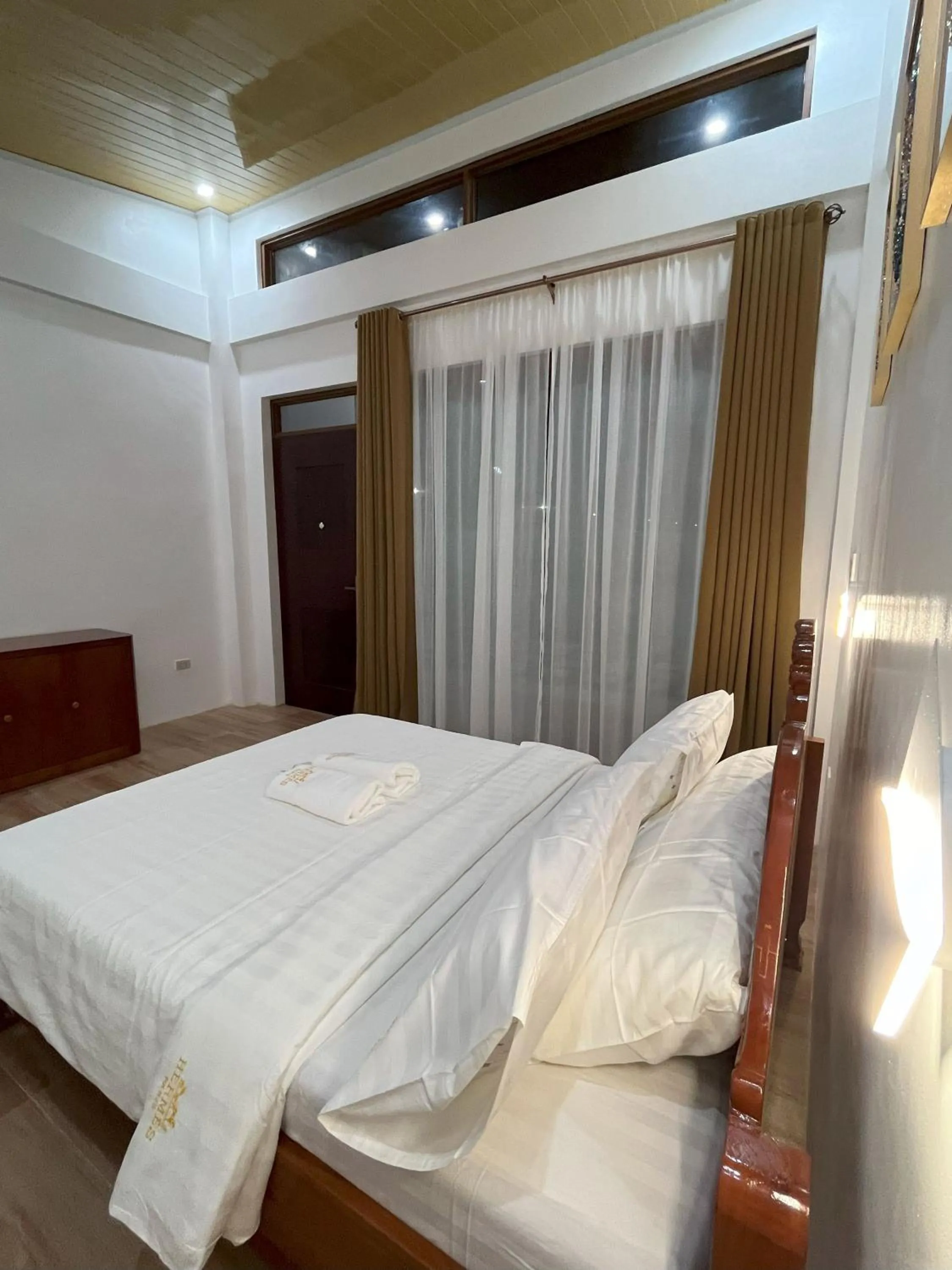 Bed in Villa Mercedes Private Resort