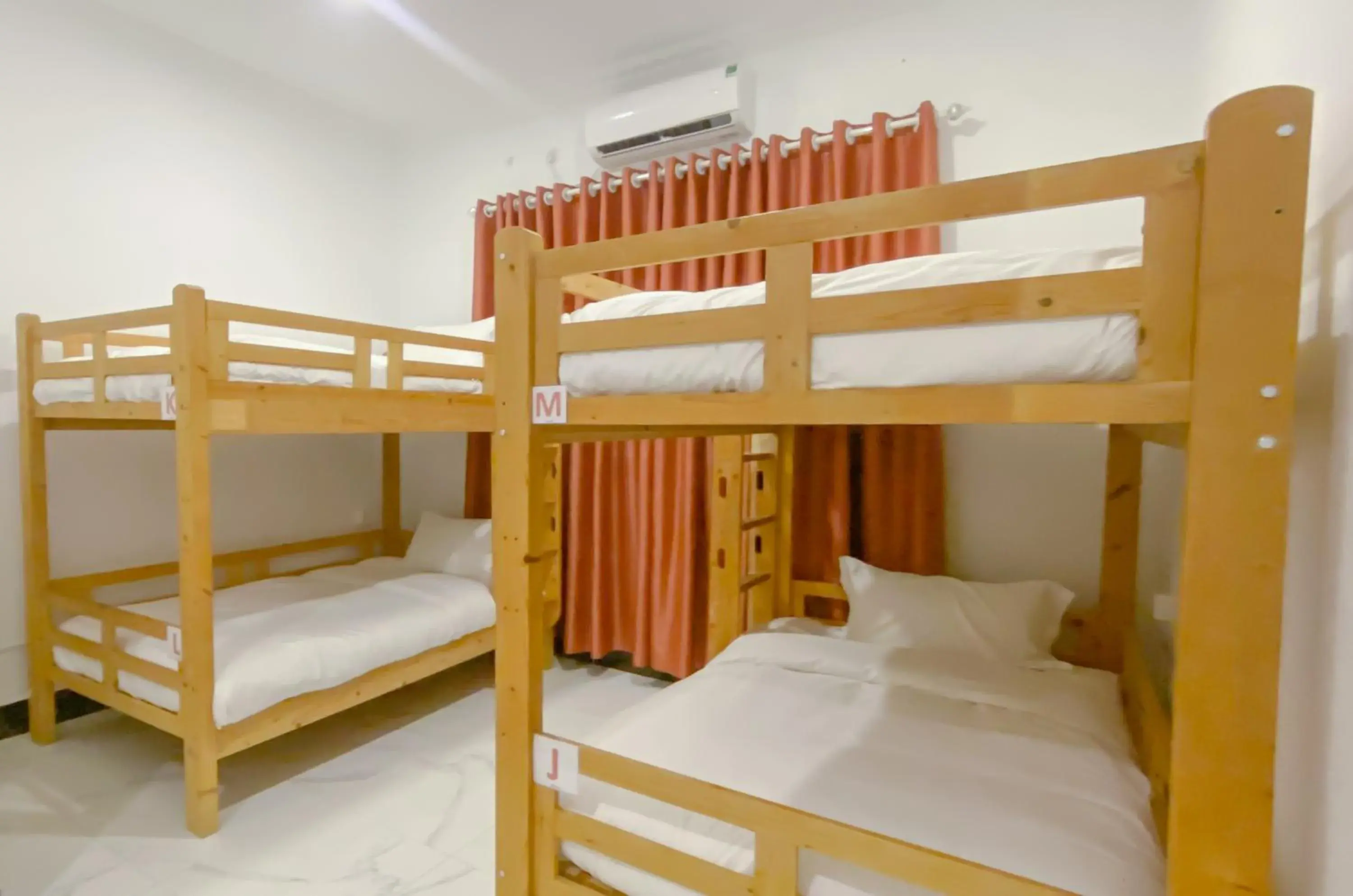 bunk bed, Bed in Easy Backpackers Paradise bunk bed, Bed in Easy Backpackers Paradise