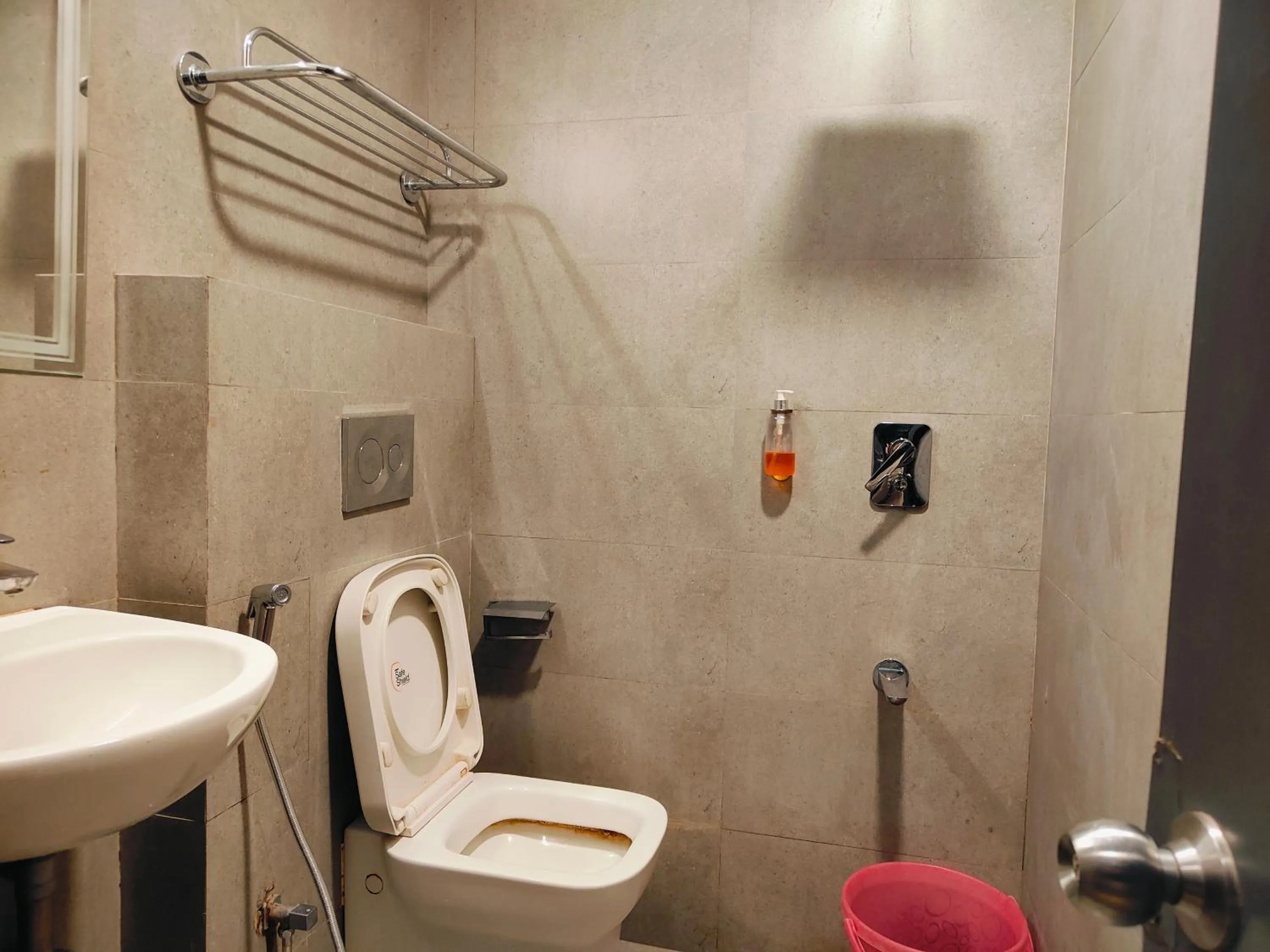 Toilet in Hotel La Maison