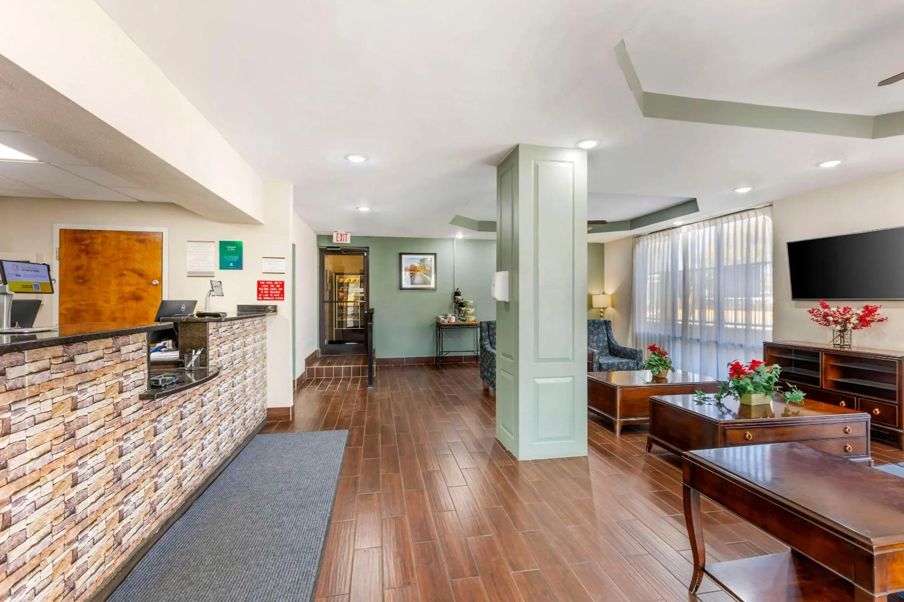 Lobby or reception in Suburban Studios Orangeburg Lobby or reception in Suburban Studios Orangeburg