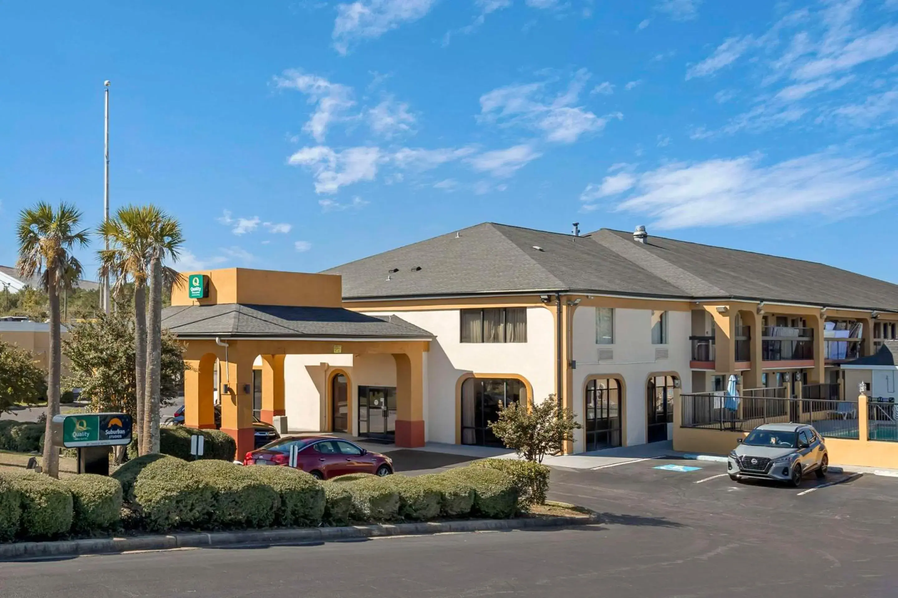 Property building in Suburban Studios Orangeburg Property building in Suburban Studios Orangeburg