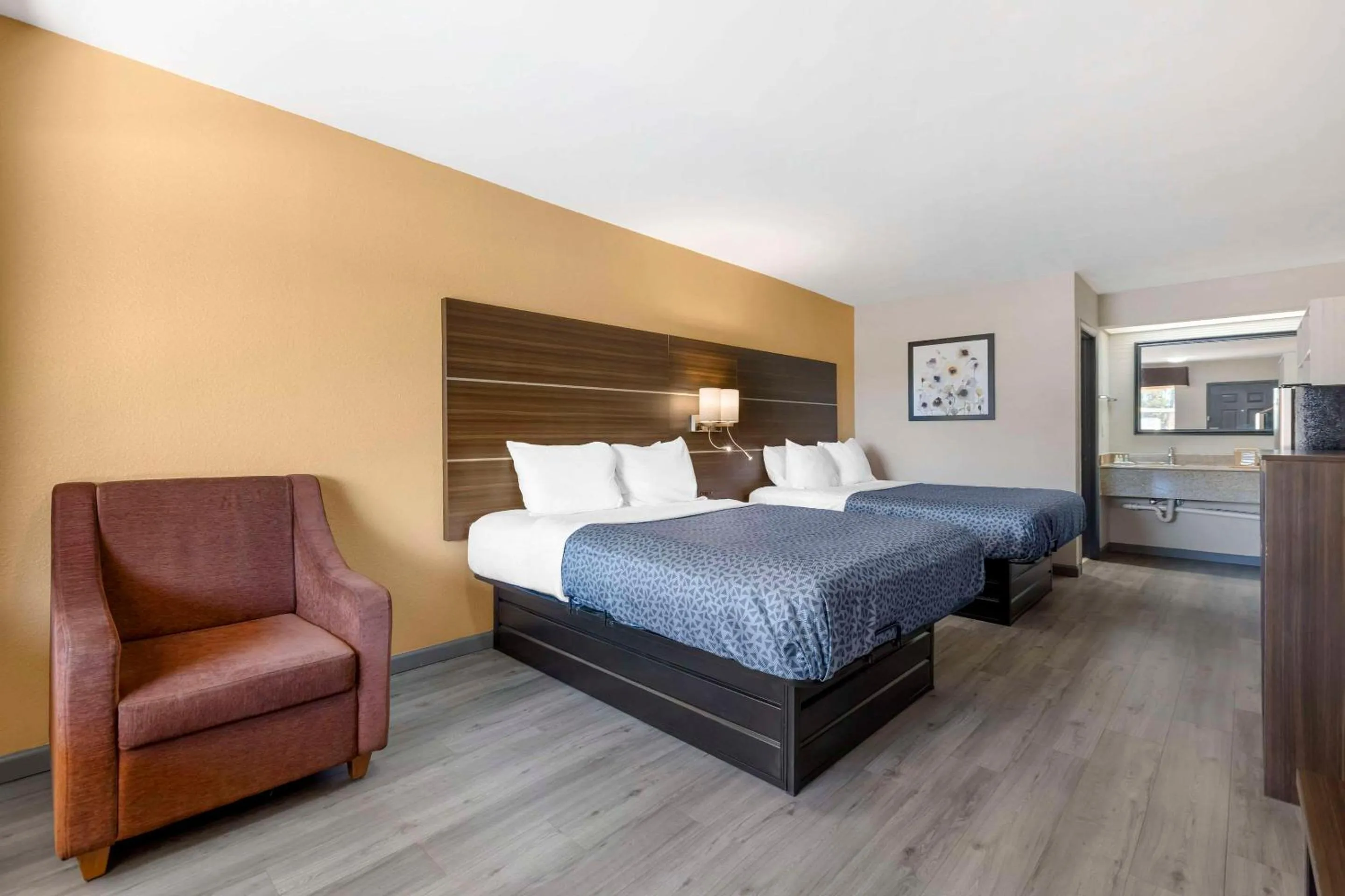 Bedroom, Bed in Suburban Studios Orangeburg