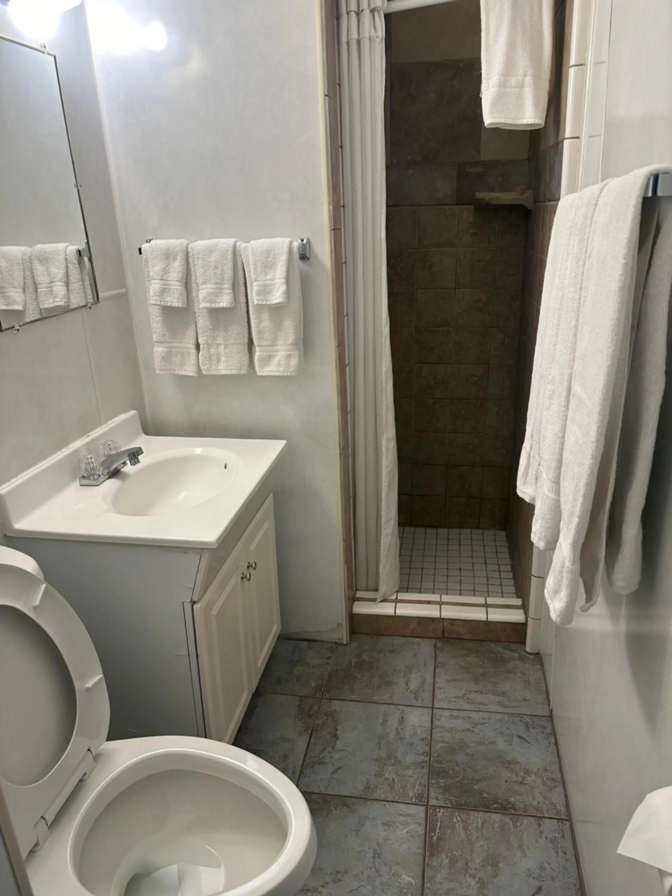 Shower in Grand Central Motel