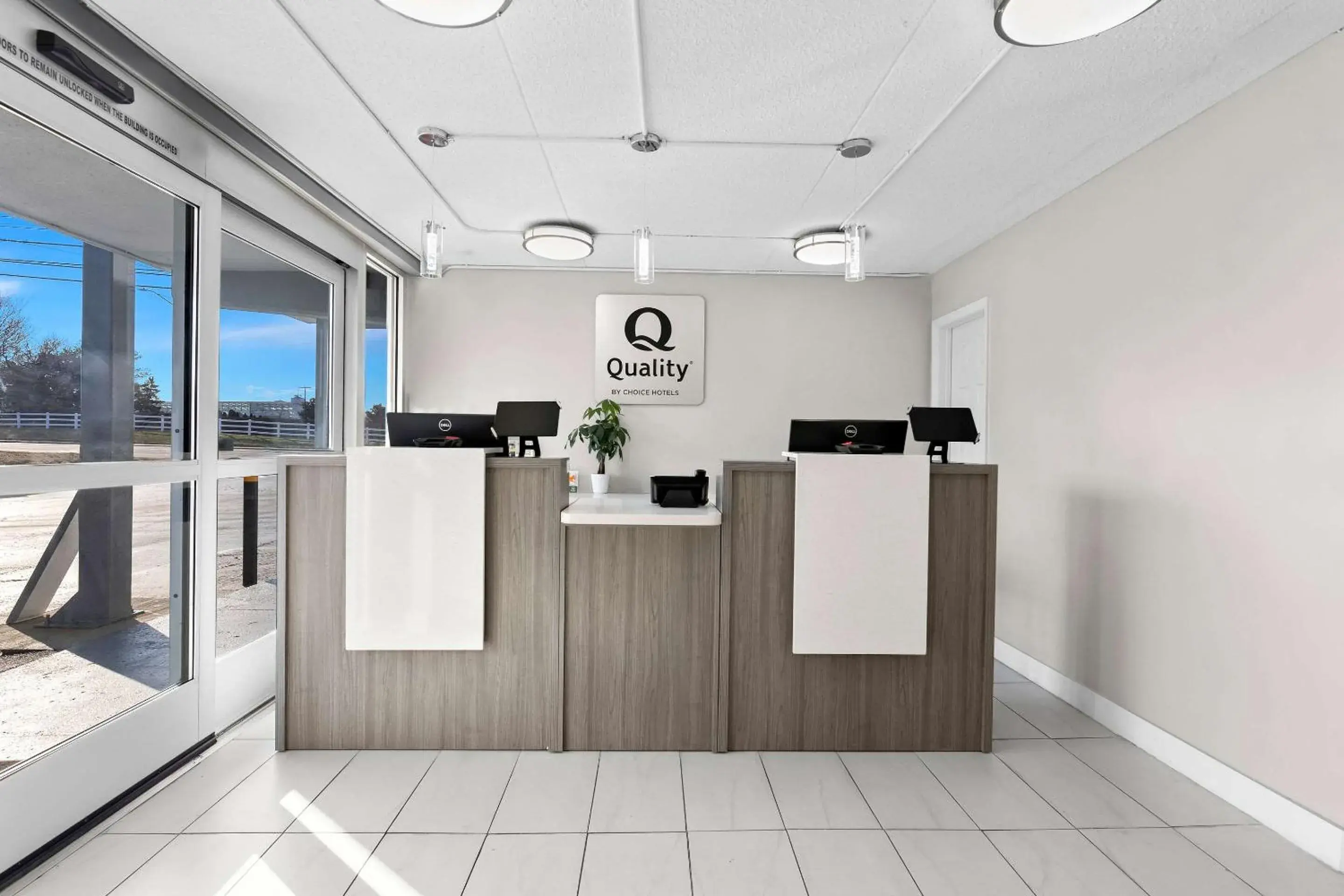 Lobby or reception in Quality Inn Nashville - Opryland Area Lobby or reception in Quality Inn Nashville - Opryland Area