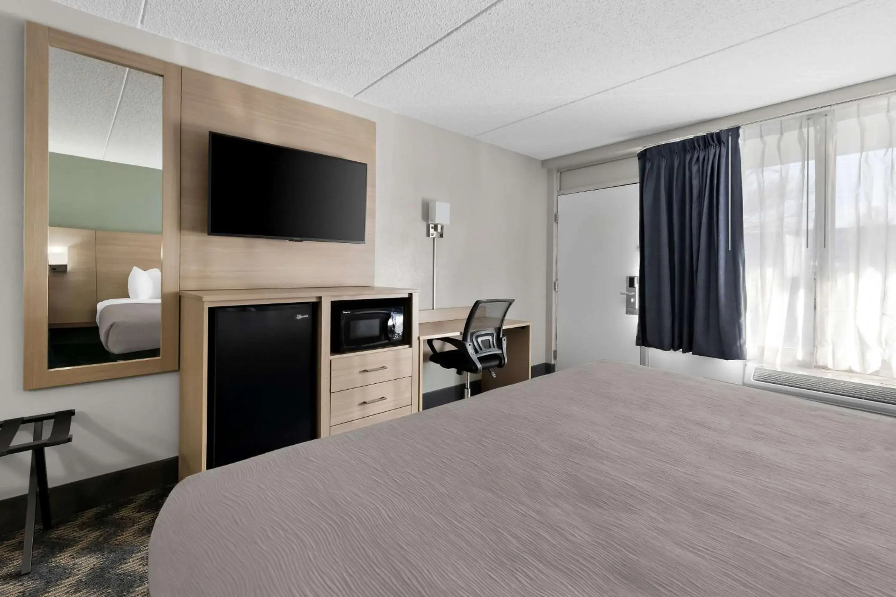 Bedroom, Bed in Quality Inn Nashville - Opryland Area Bedroom, Bed in Quality Inn Nashville - Opryland Area