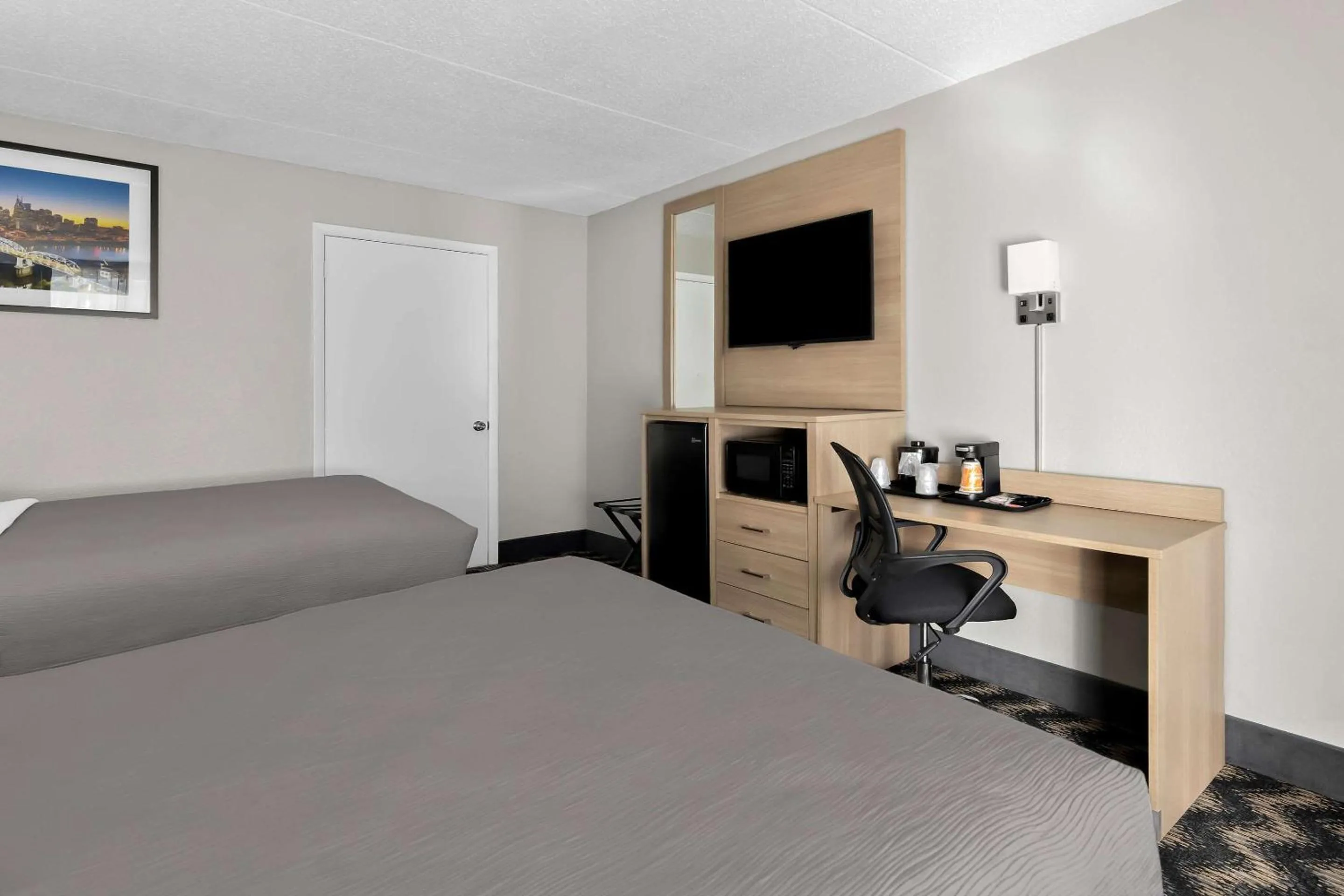 Bedroom, Bed in Quality Inn Nashville - Opryland Area