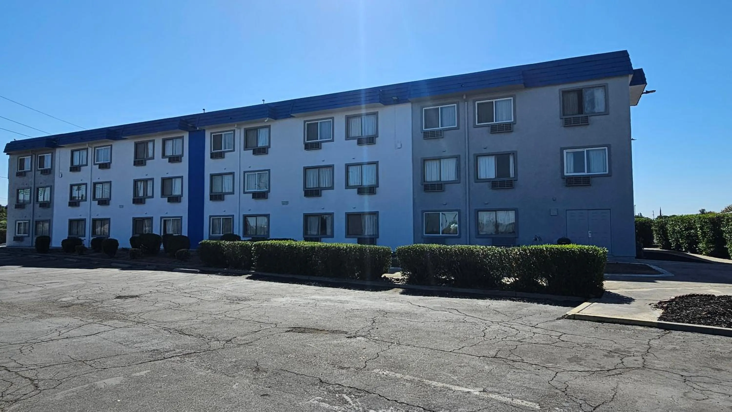 Property building in MetroParc 'nSuites