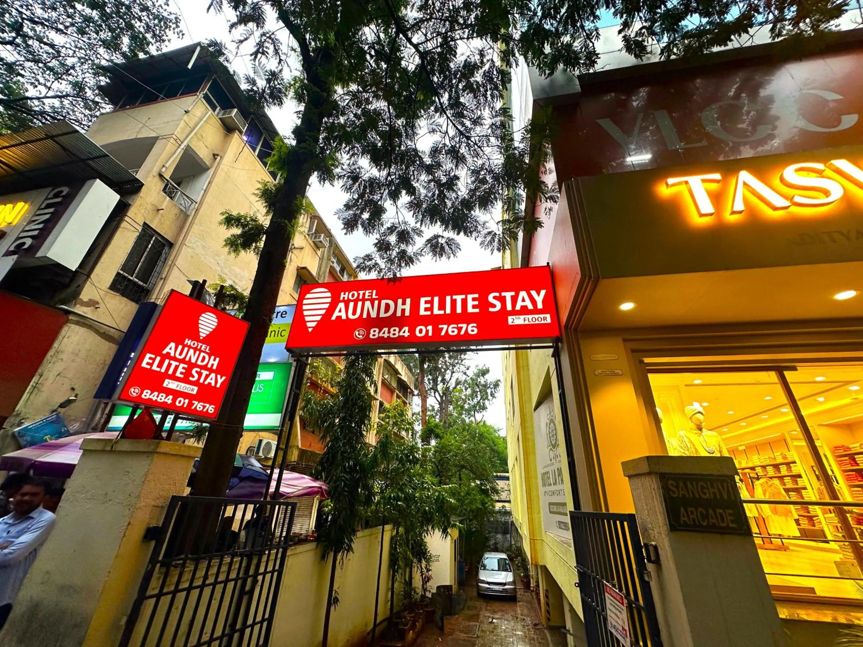 Facade/entrance in Aundh Elite Stay
