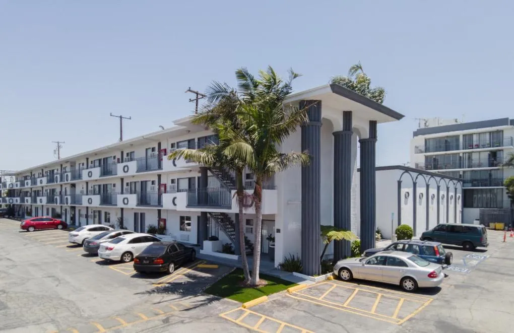 Property building in MC Pacific Inn & Suites Torrance