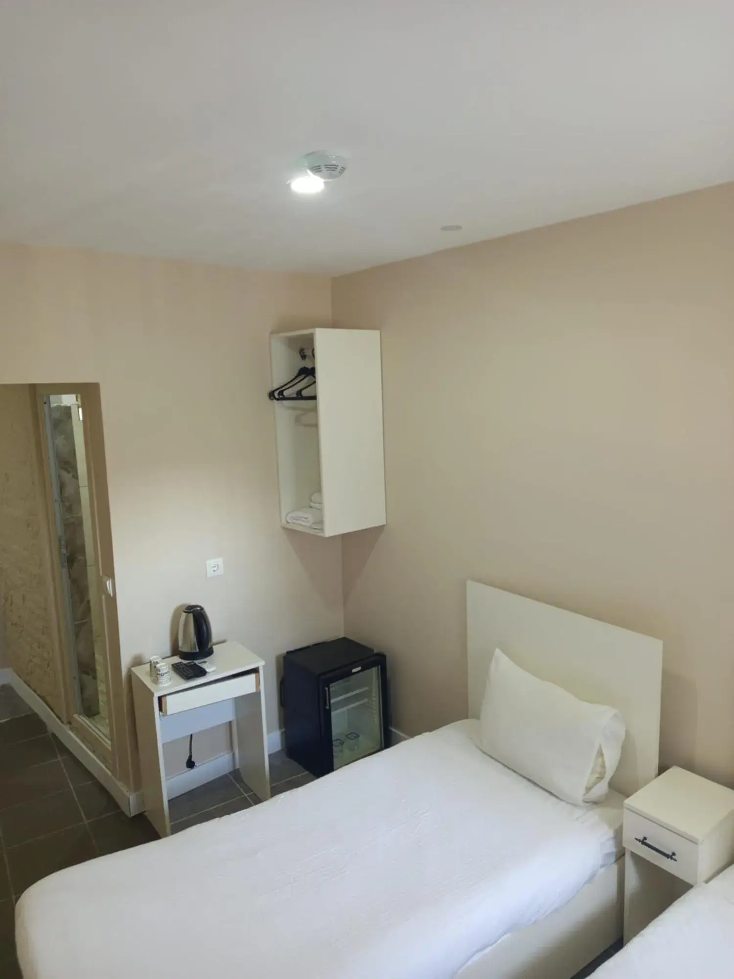 Coffee/tea facilities, Bed in Rota Star Hotel Beyoğlu Coffee/tea facilities, Bed in Rota Star Hotel Beyoğlu