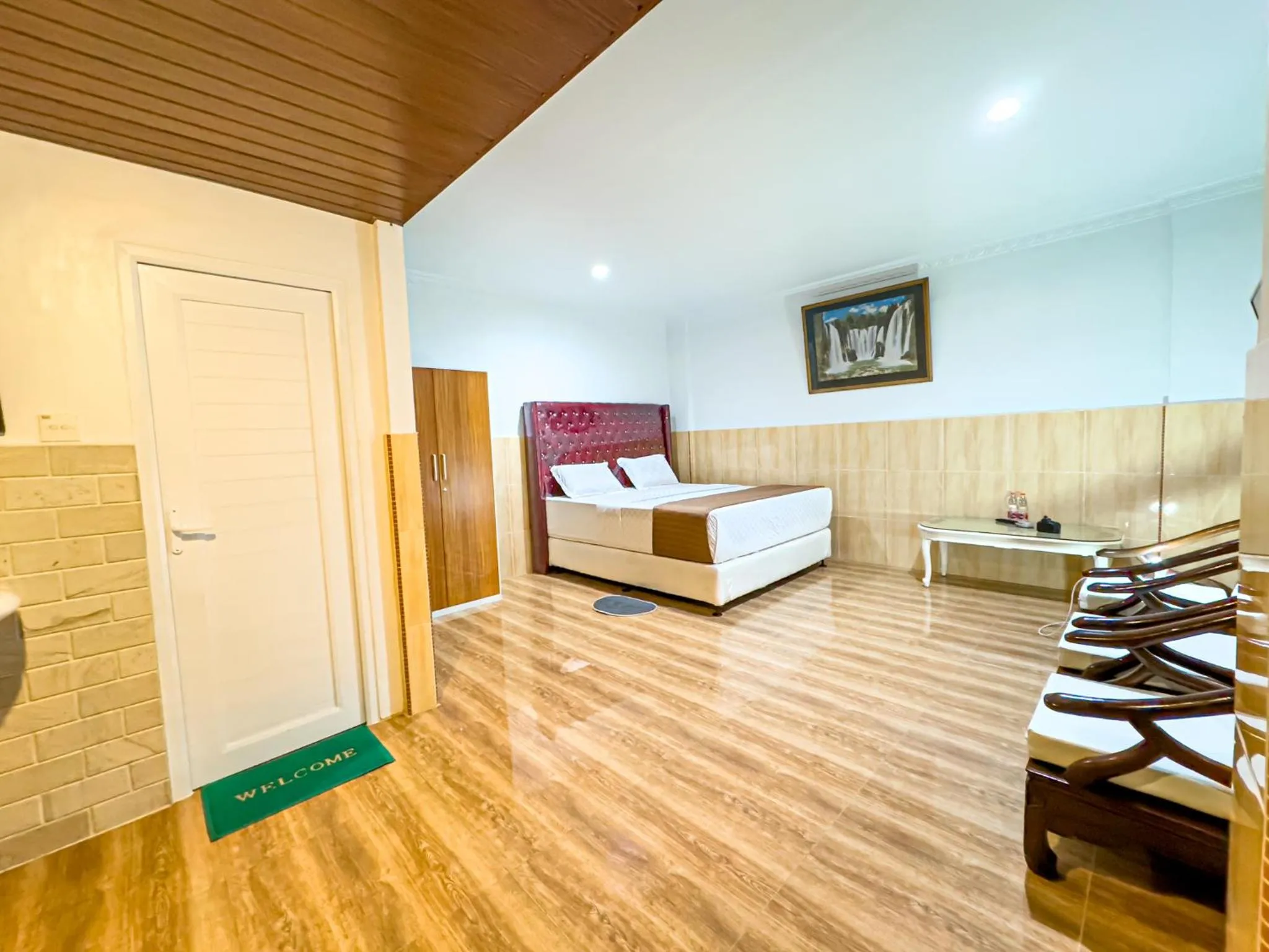 Bed in Hotel Grand Bandara