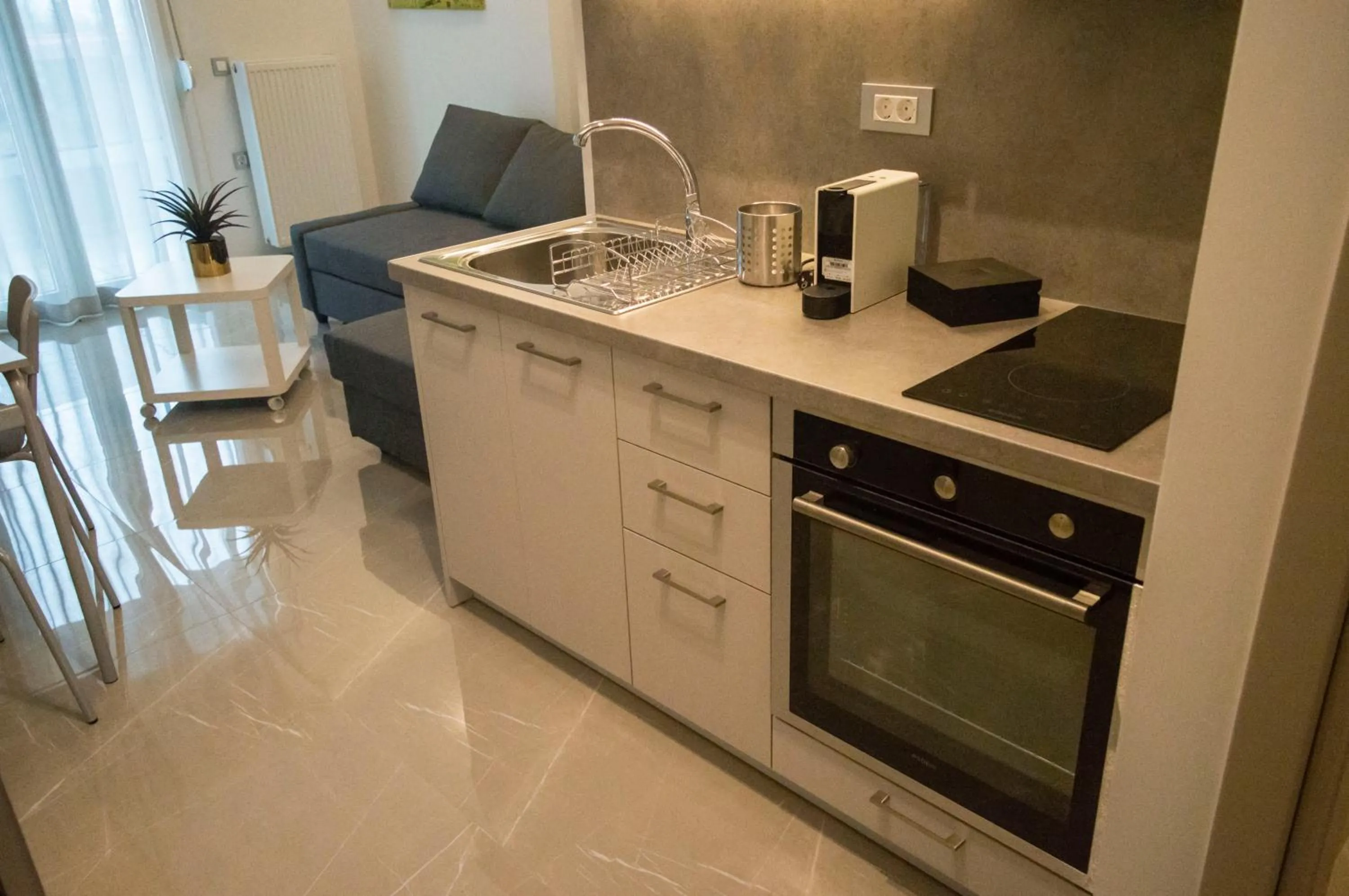 Coffee/tea facilities in AK Apartments Ioa