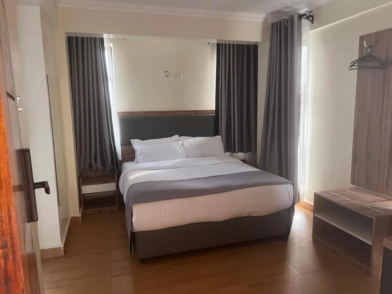 Bed in Canopy View Hotel