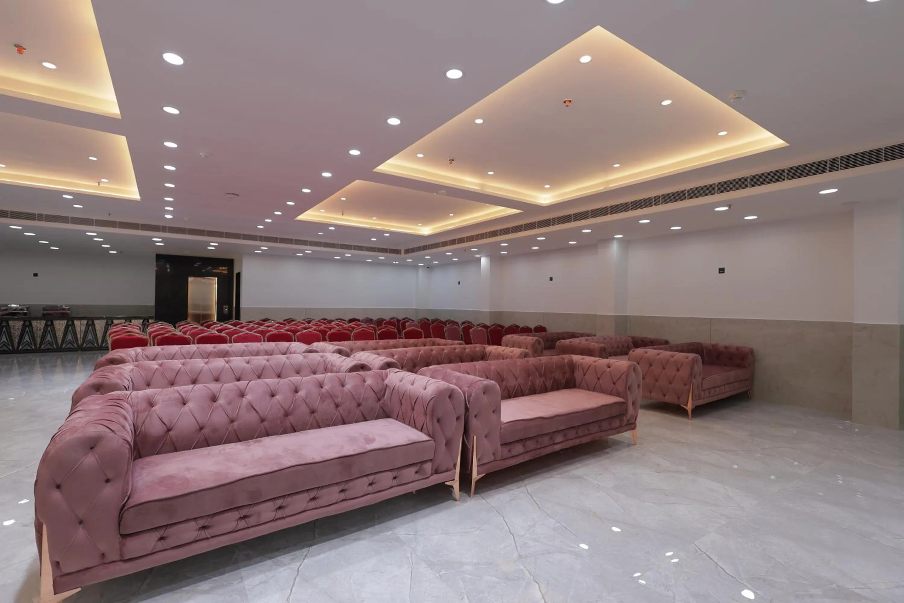 Banquet/Function facilities in SNJ Taj Grand