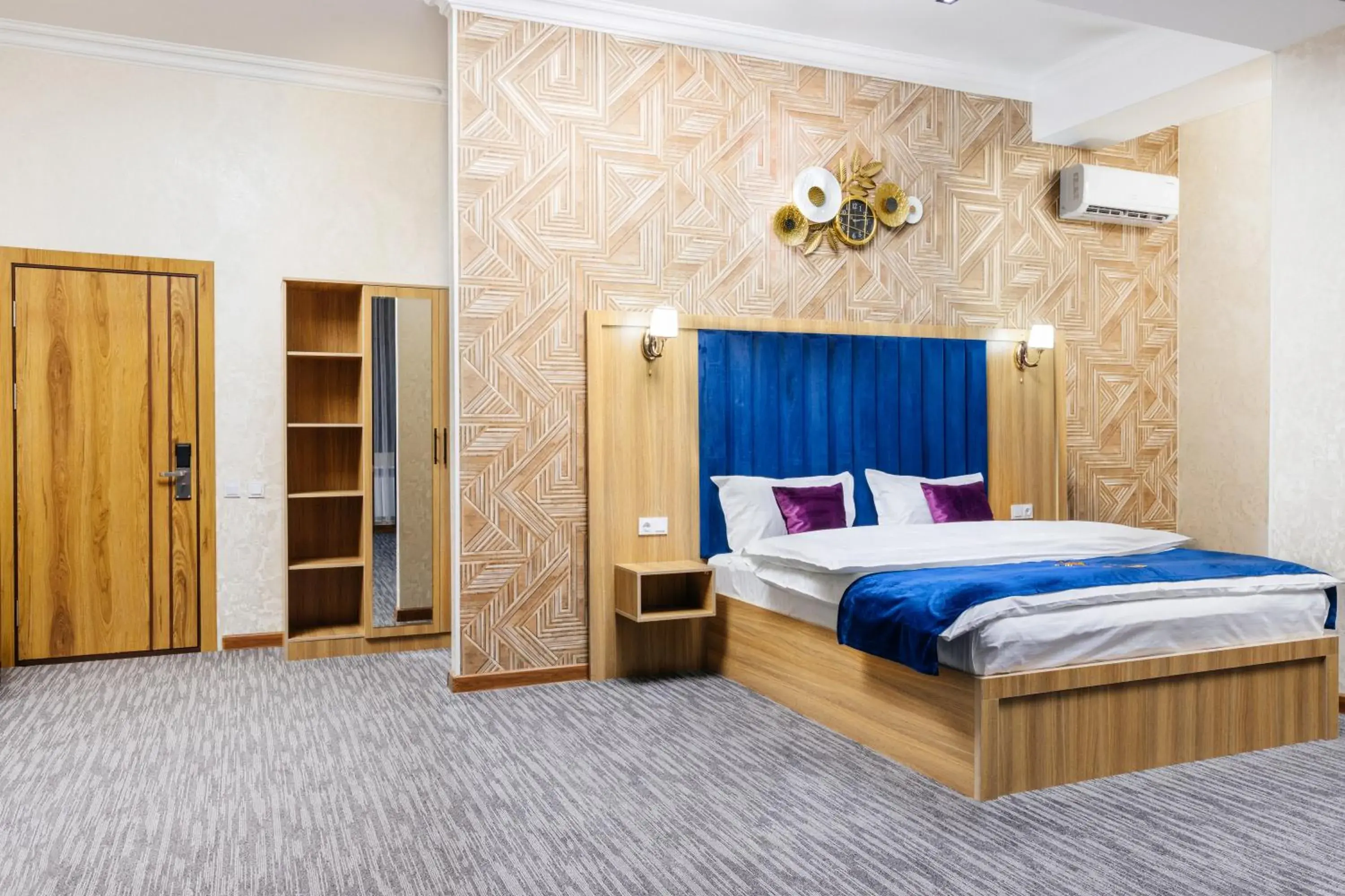 Suite with City View in Royal Sebzor Hotel Suite with City View in Royal Sebzor Hotel