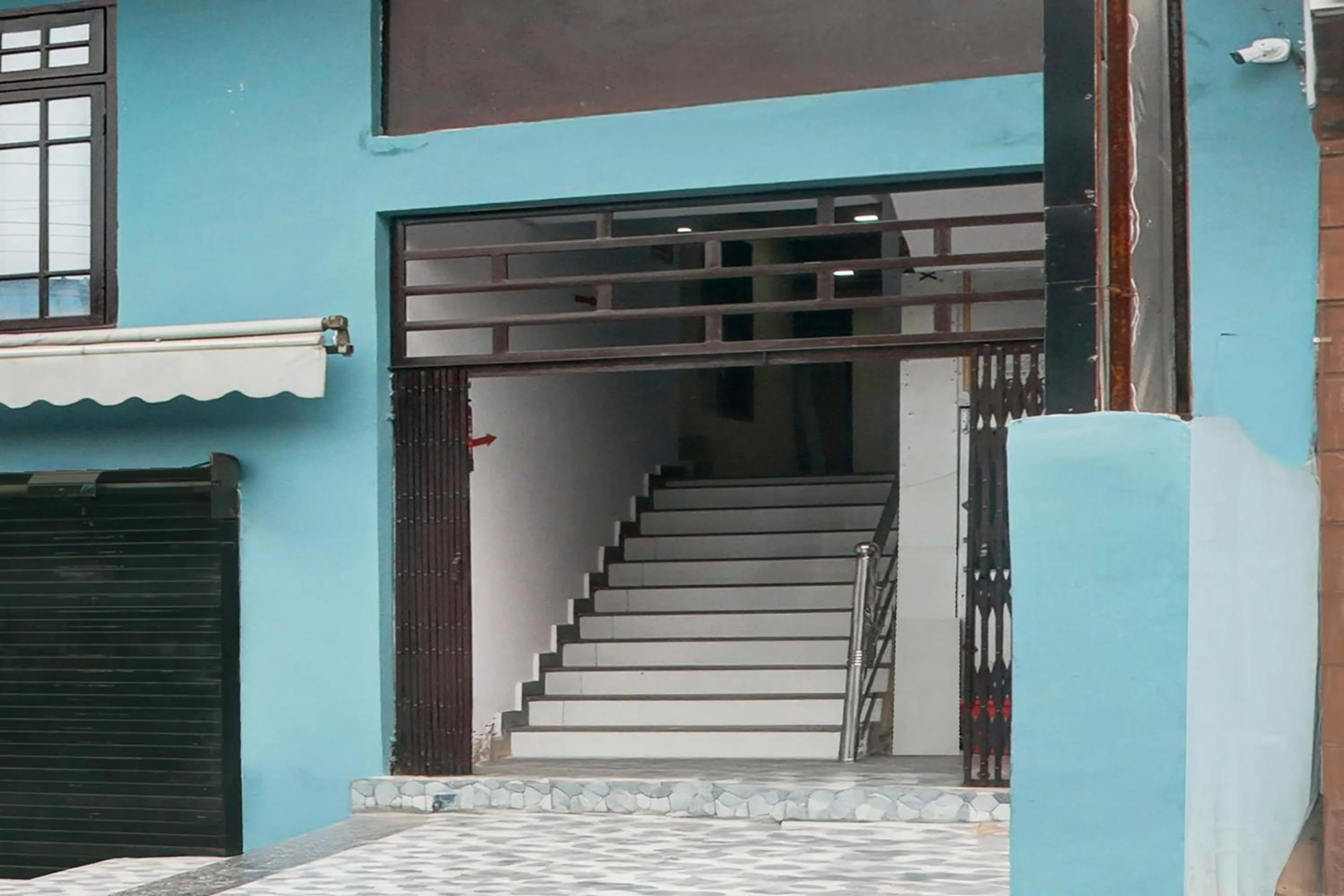 Facade/entrance in Super Hotel O Shri Buddheshwar Temple Lucknow