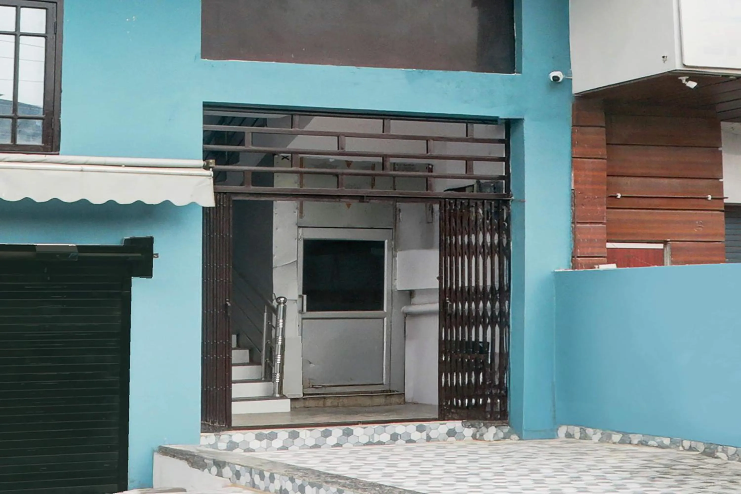 Facade/entrance in Super Hotel O Shri Buddheshwar Temple Lucknow