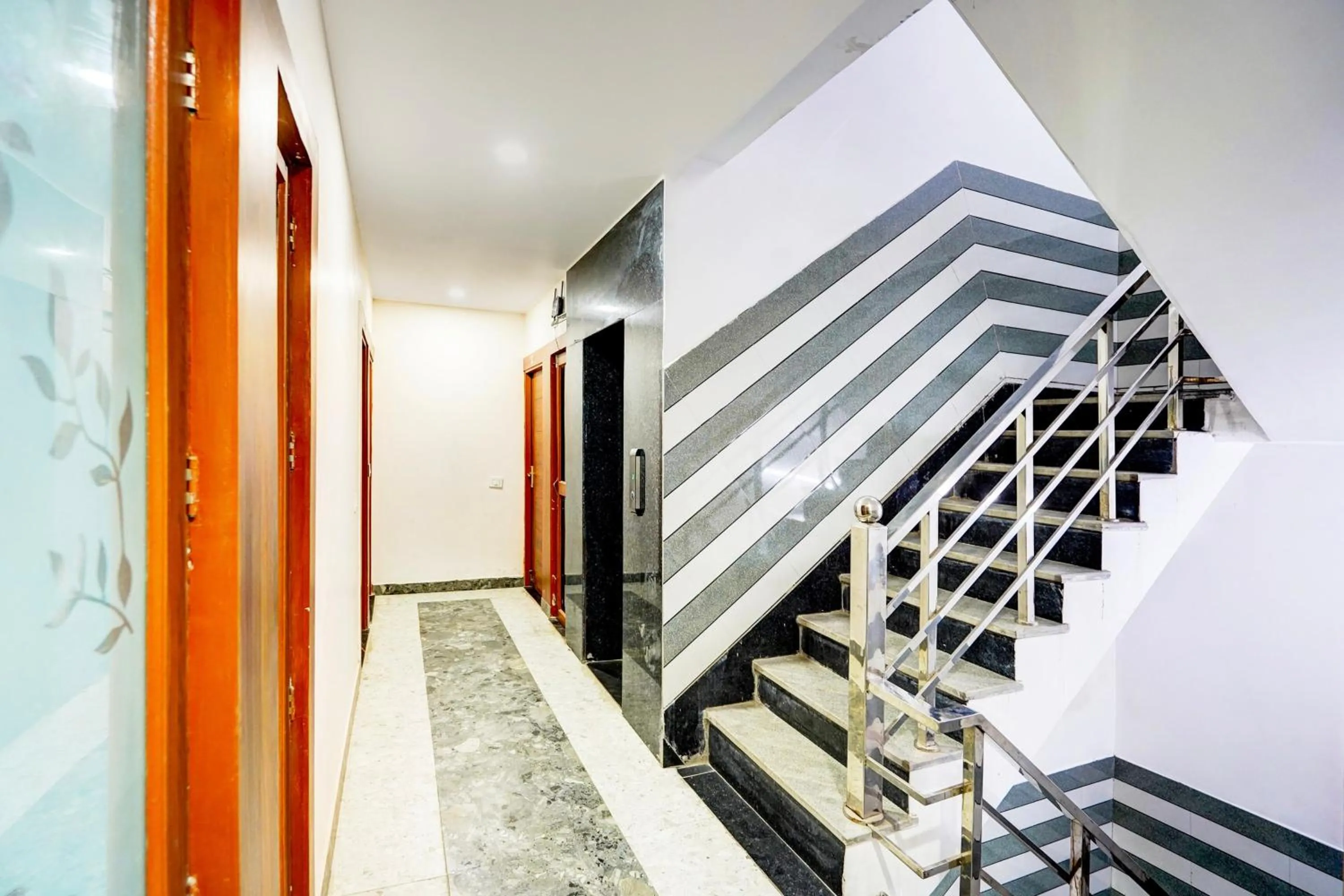 Lobby or reception in HOTEL O BONJOUR .INN NEAR CROWN PLAZA