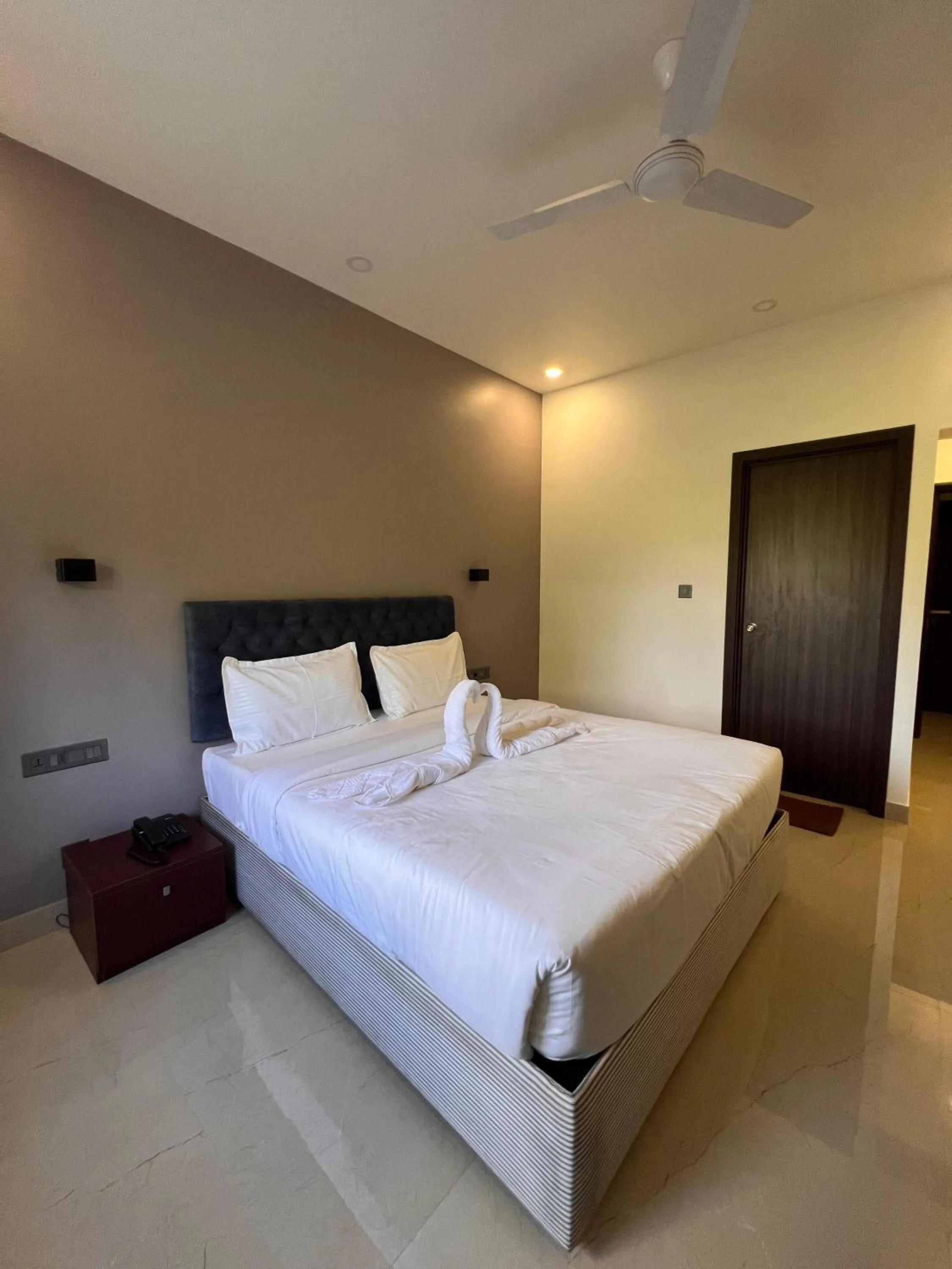 Bedroom, Bed in The Lotaz Hotel