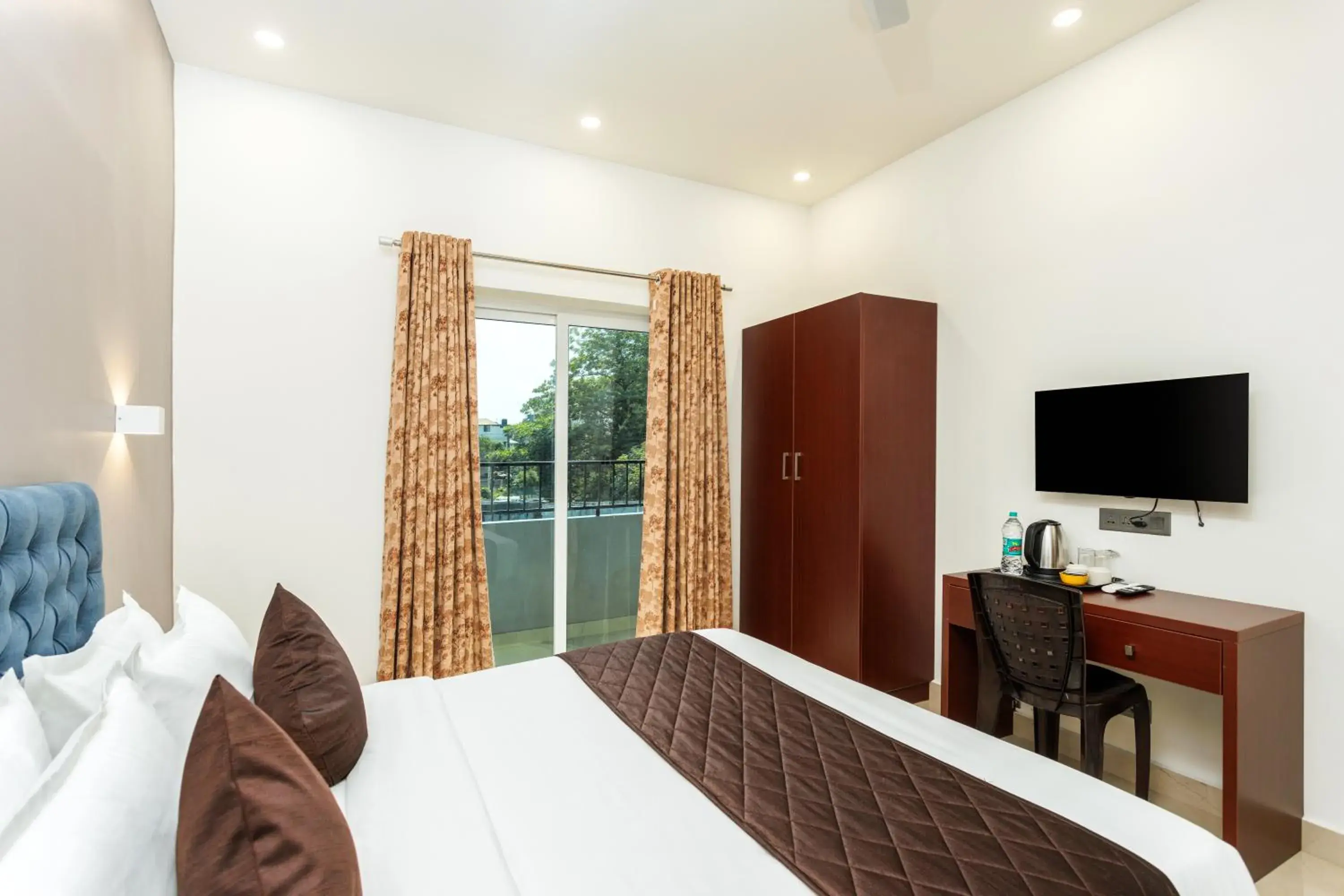 TV and multimedia, Bed in The Lotaz Hotel TV and multimedia, Bed in The Lotaz Hotel