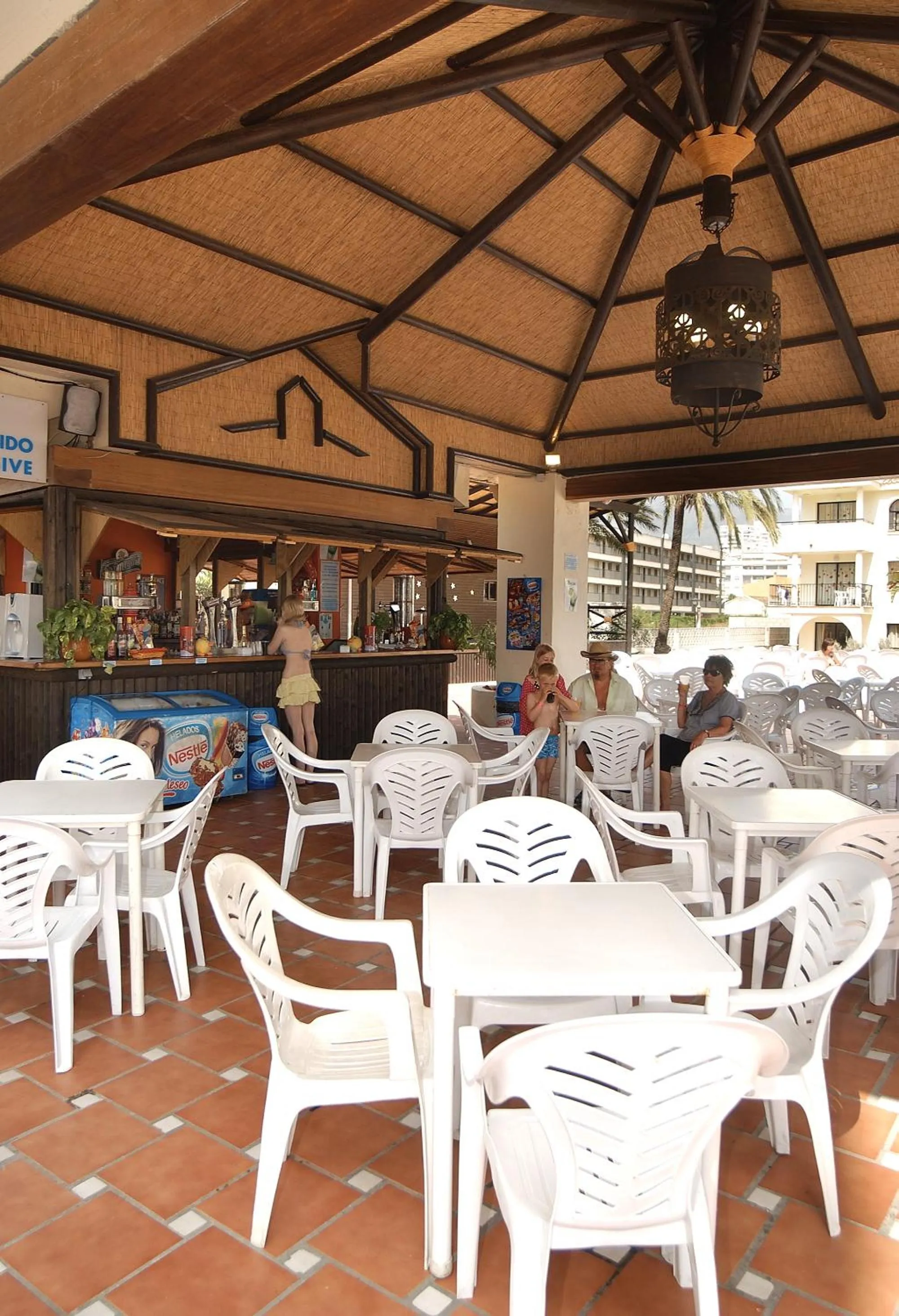 Restaurant/places to eat in Hotel Puente Real