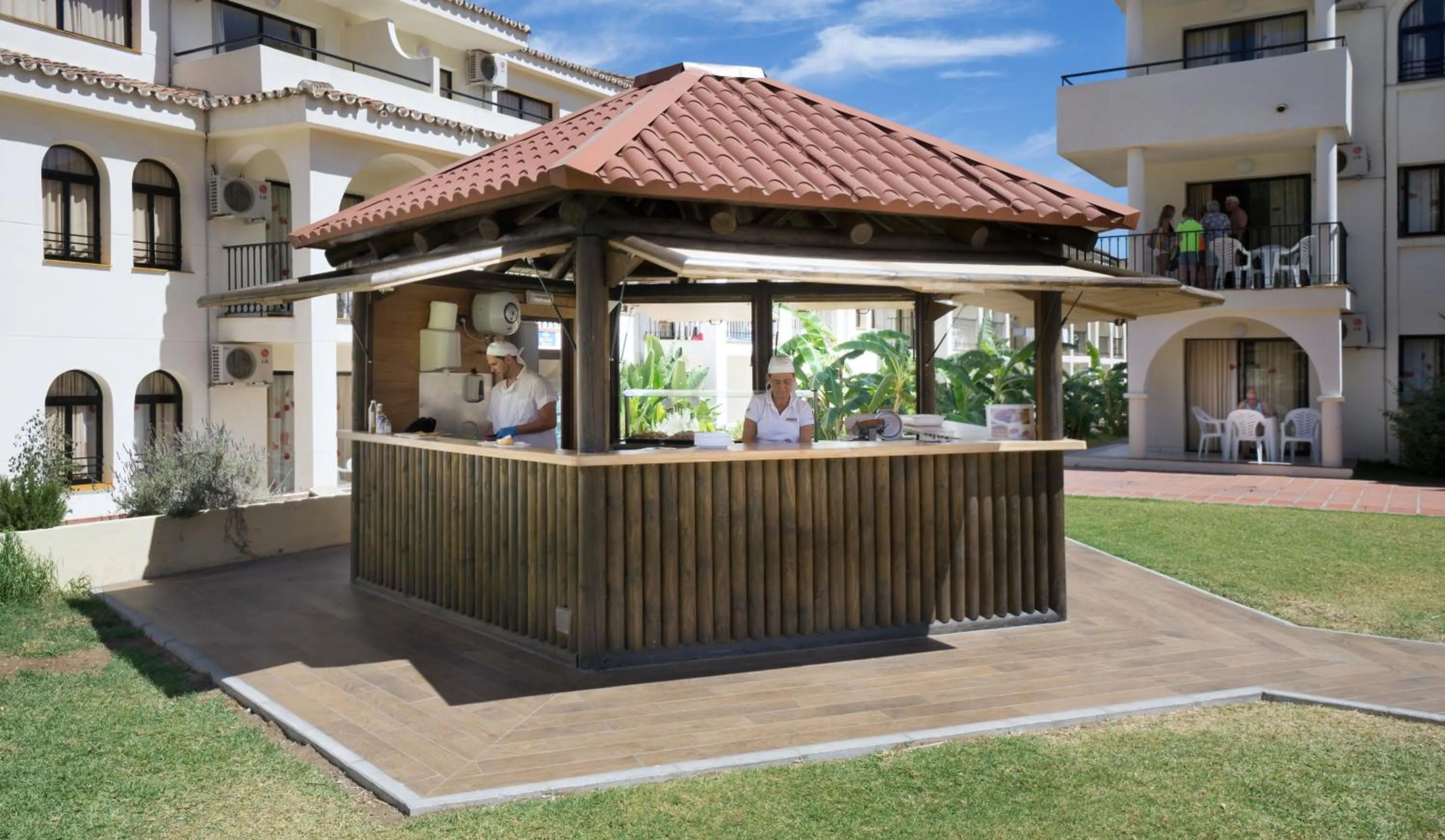 Property building in Hotel Puente Real