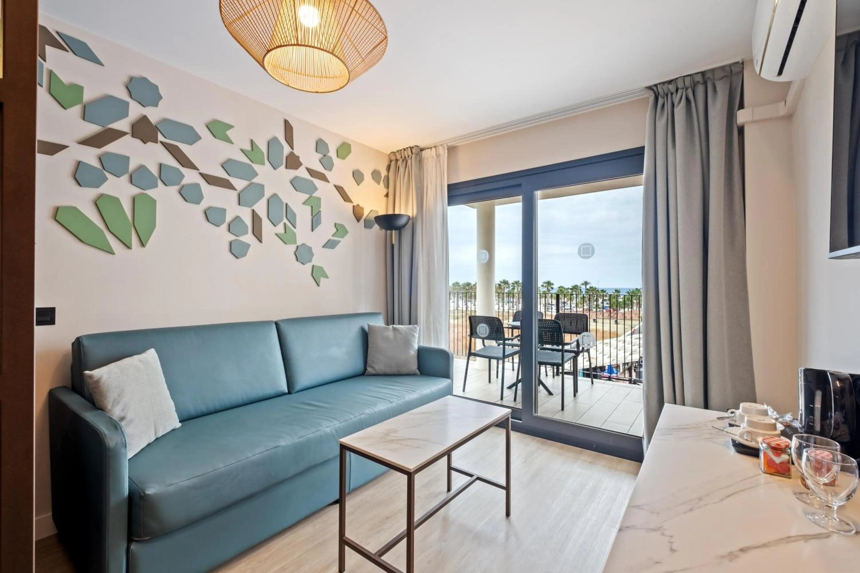 Living room in Hotel Puente Real