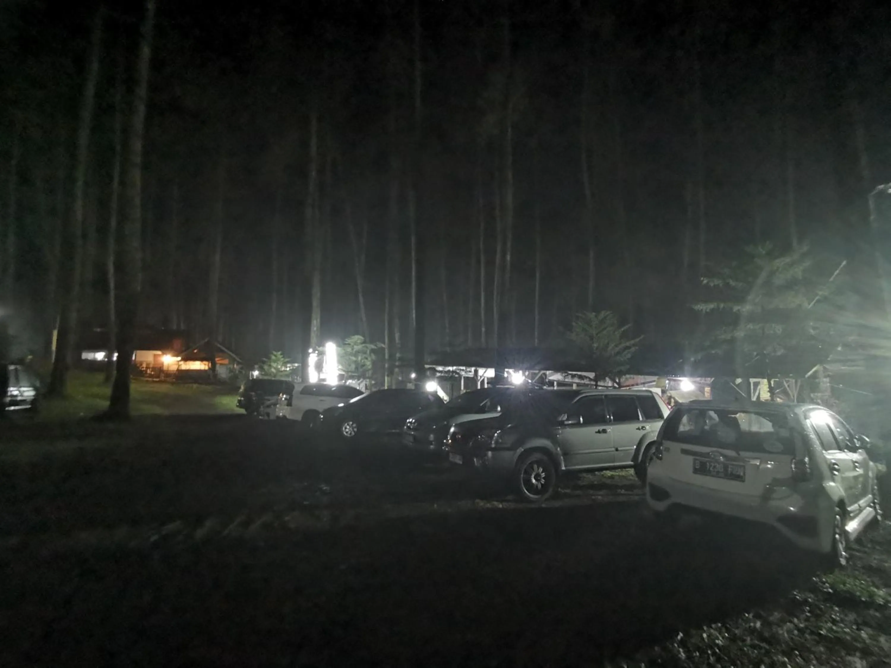 Parking in corak alam glamping