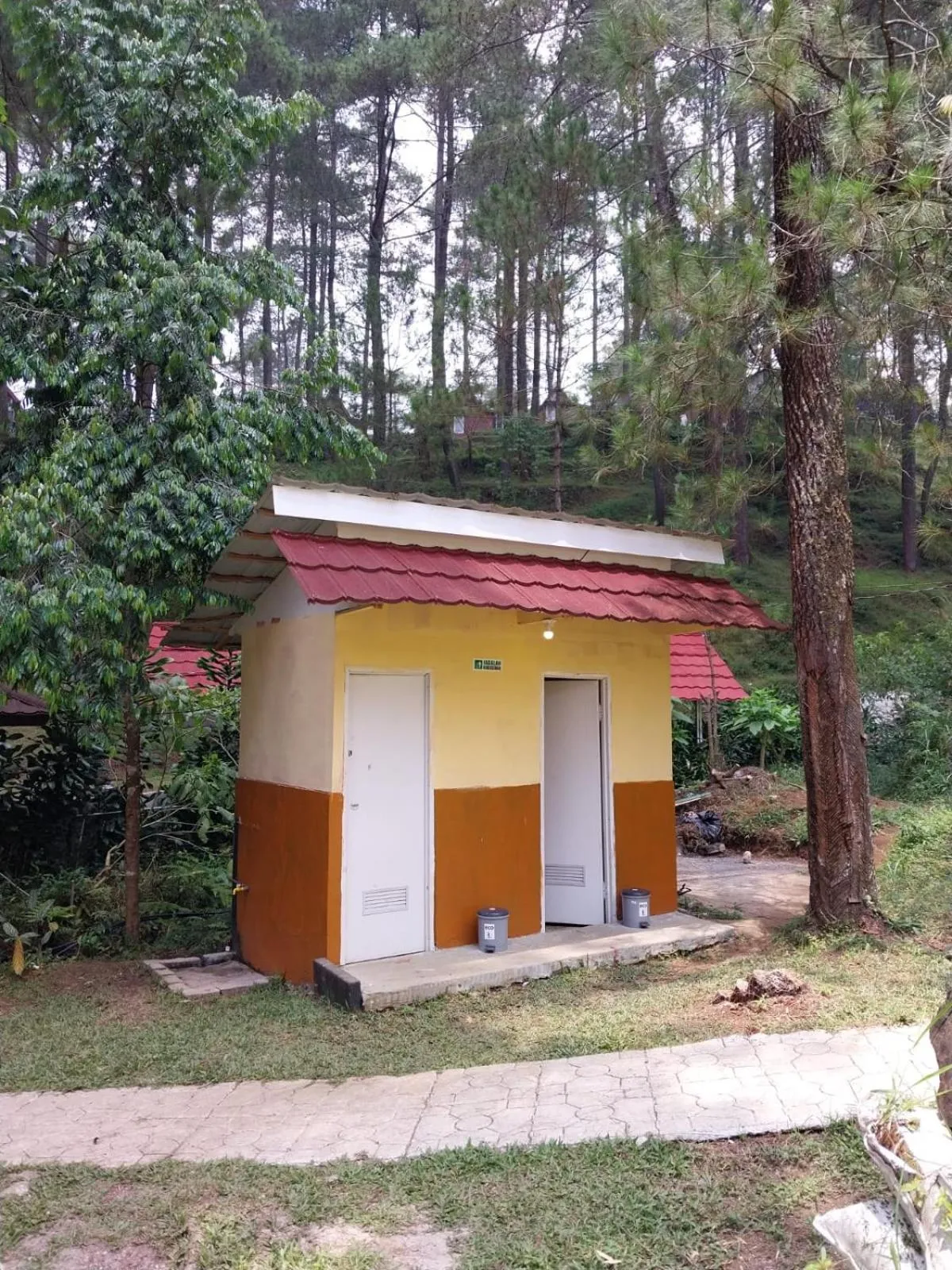 Bathroom in corak alam glamping