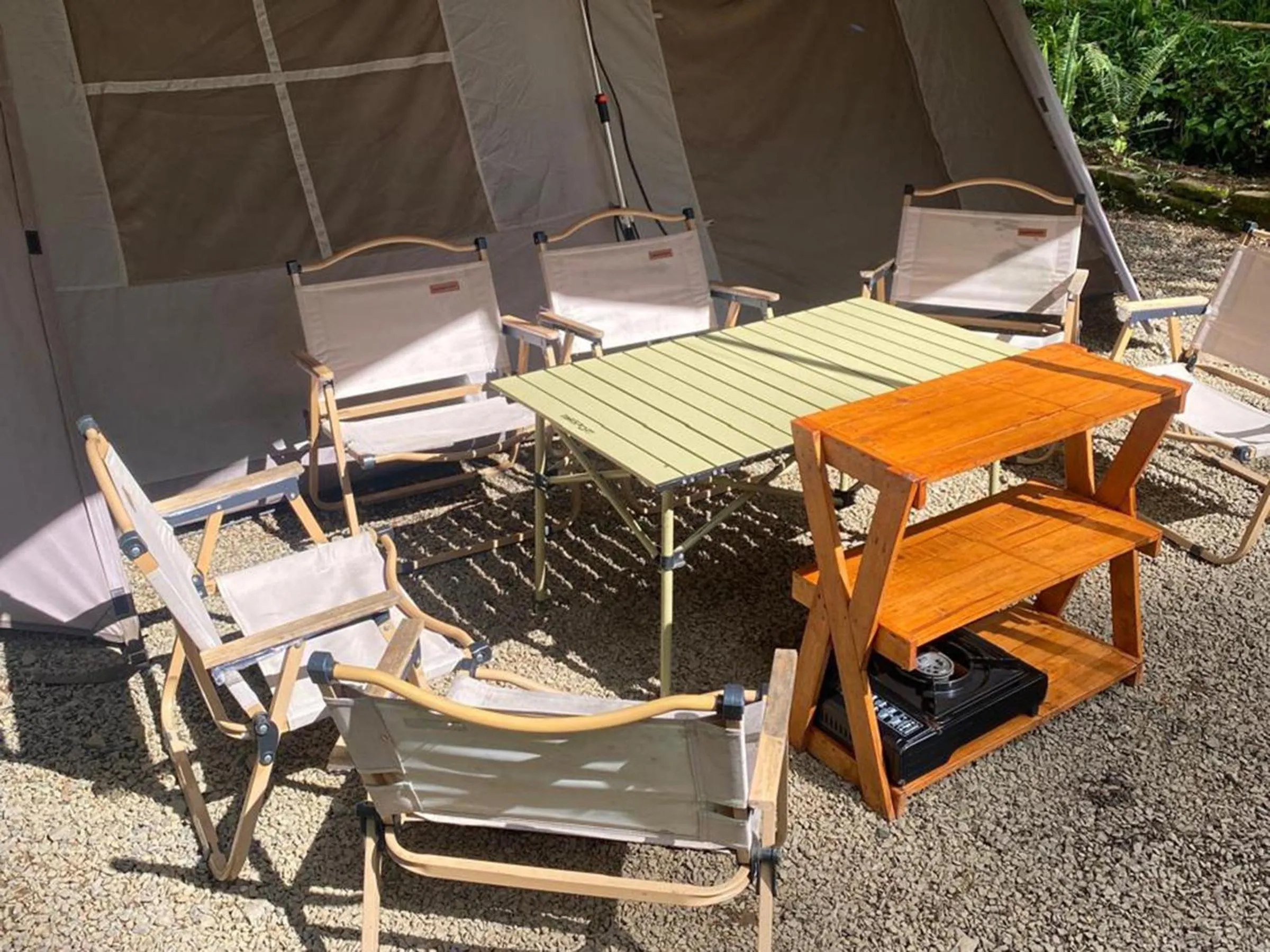 Balcony/Terrace in corak alam glamping