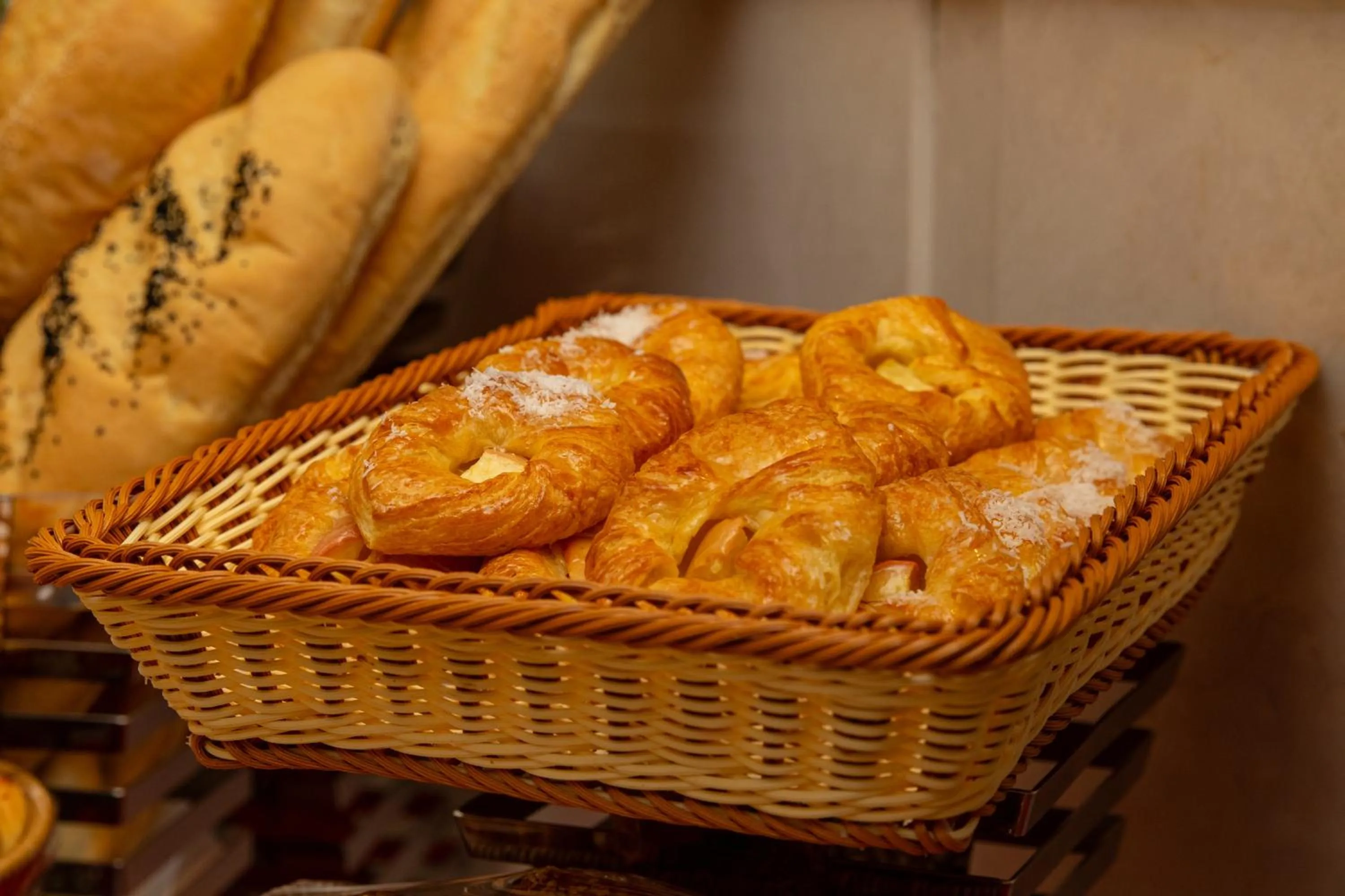 Buffet breakfast in Maysan Al Maqam Hotel