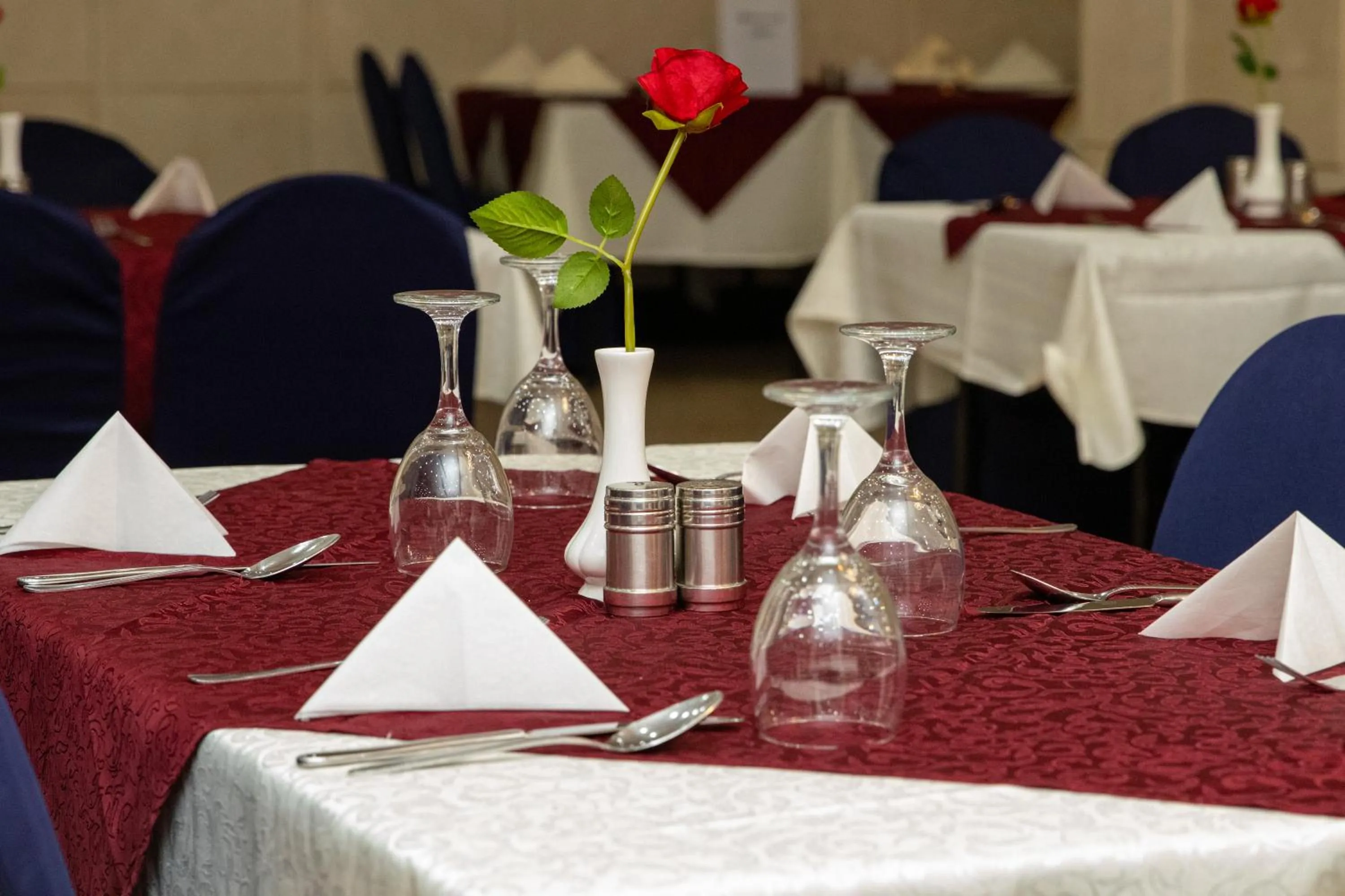 Restaurant/places to eat in Maysan Al Maqam Hotel