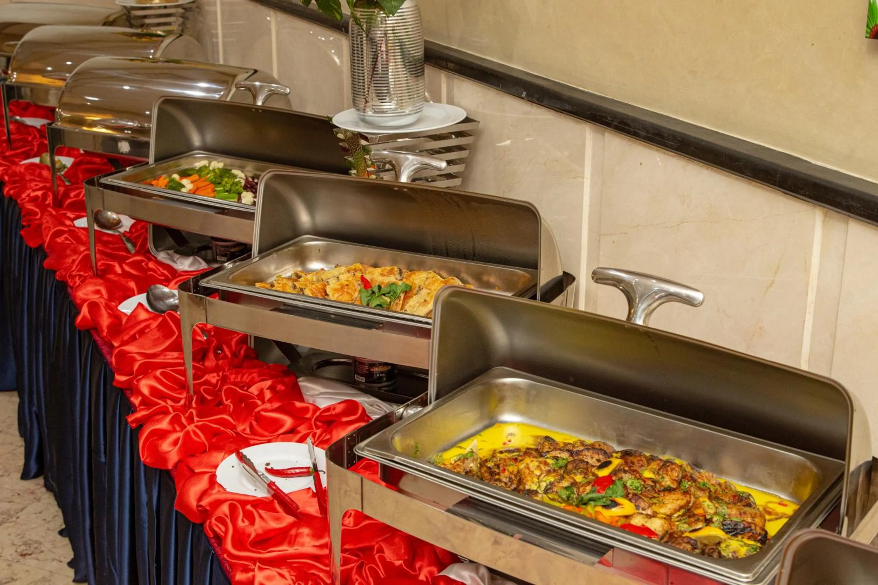 Buffet breakfast in Maysan Al Maqam Hotel