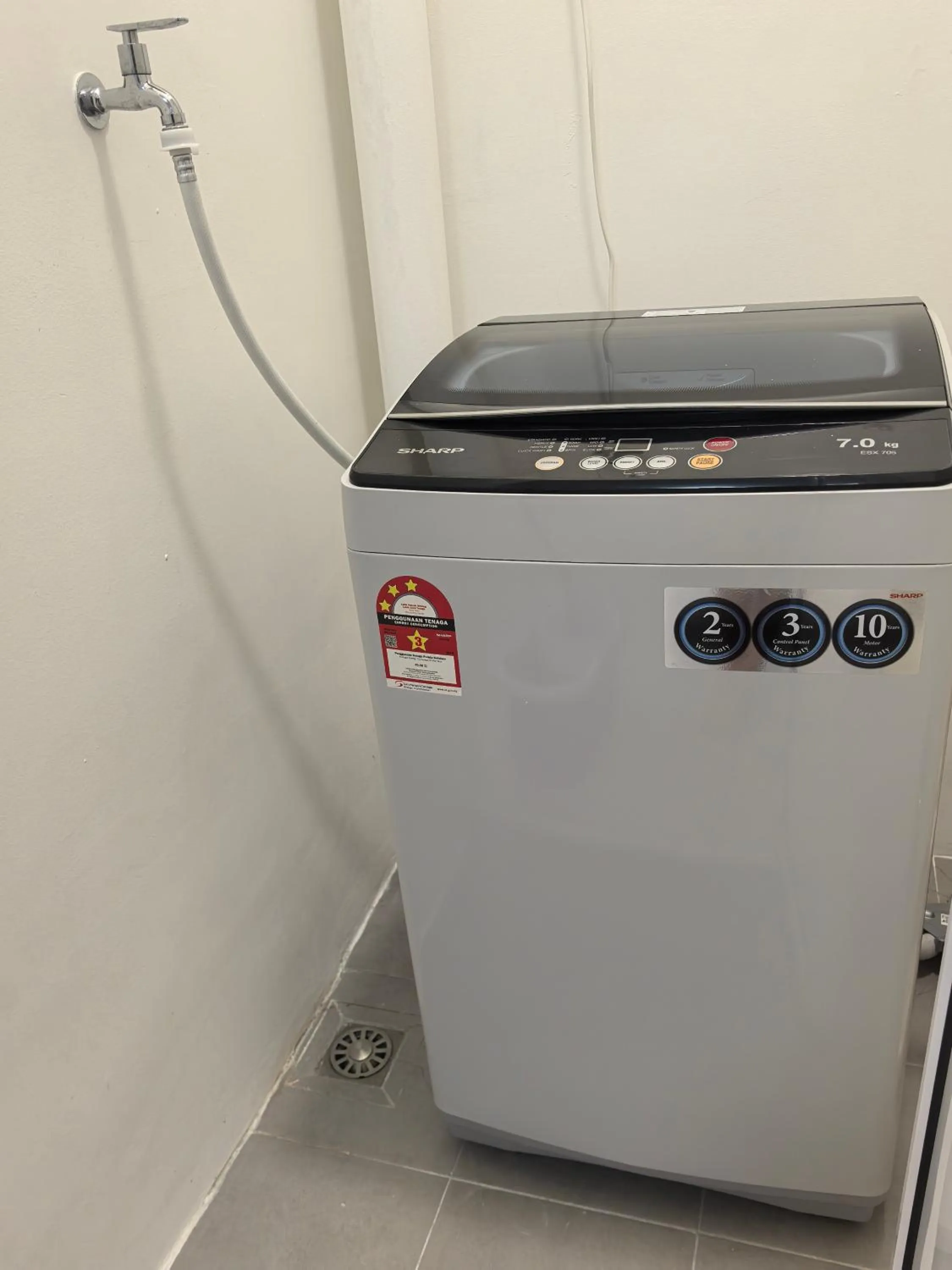 Bahagia Family House in Meritus