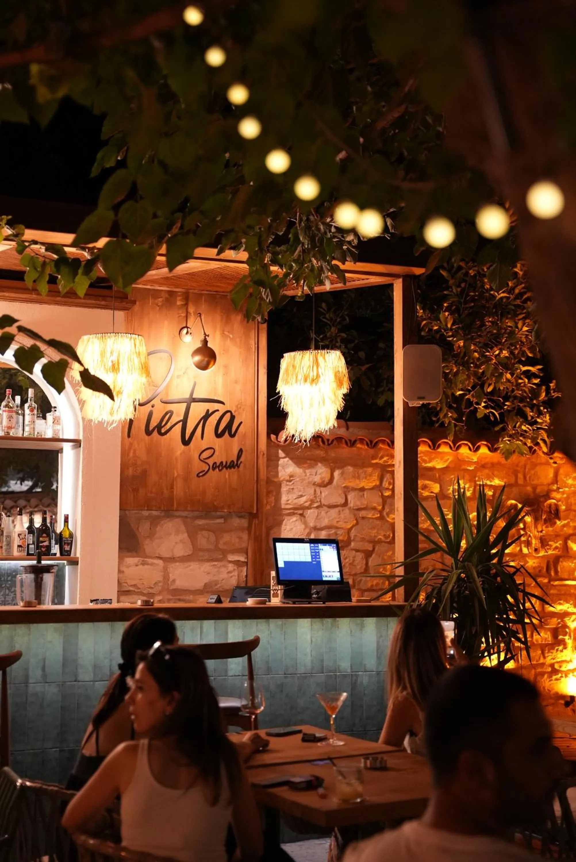 Restaurant/places to eat in Pietra Social House