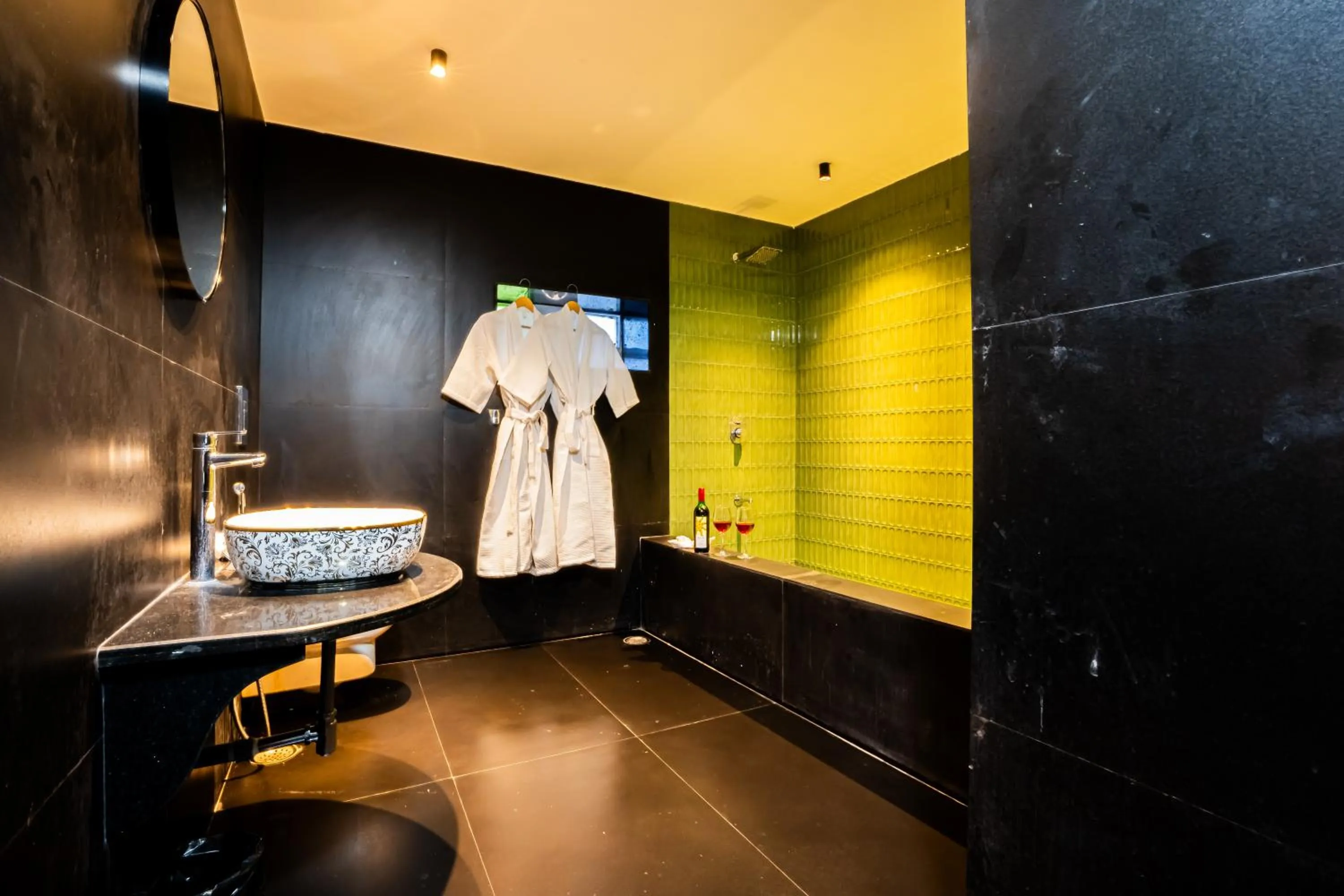 Shower in The Marwar Hotel & Gardens