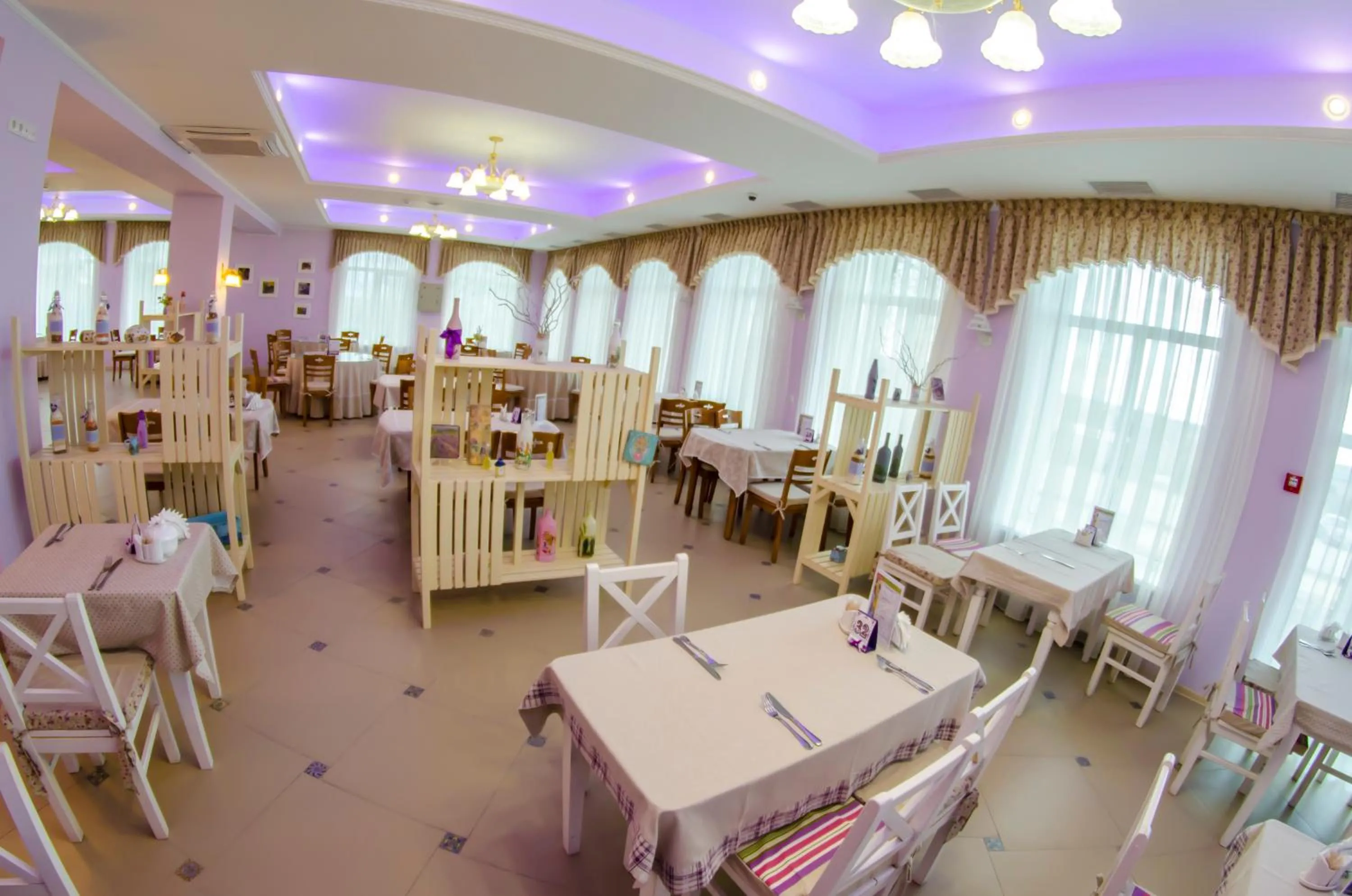 Restaurant/places to eat in VitaPark Sonyachnyy Provans