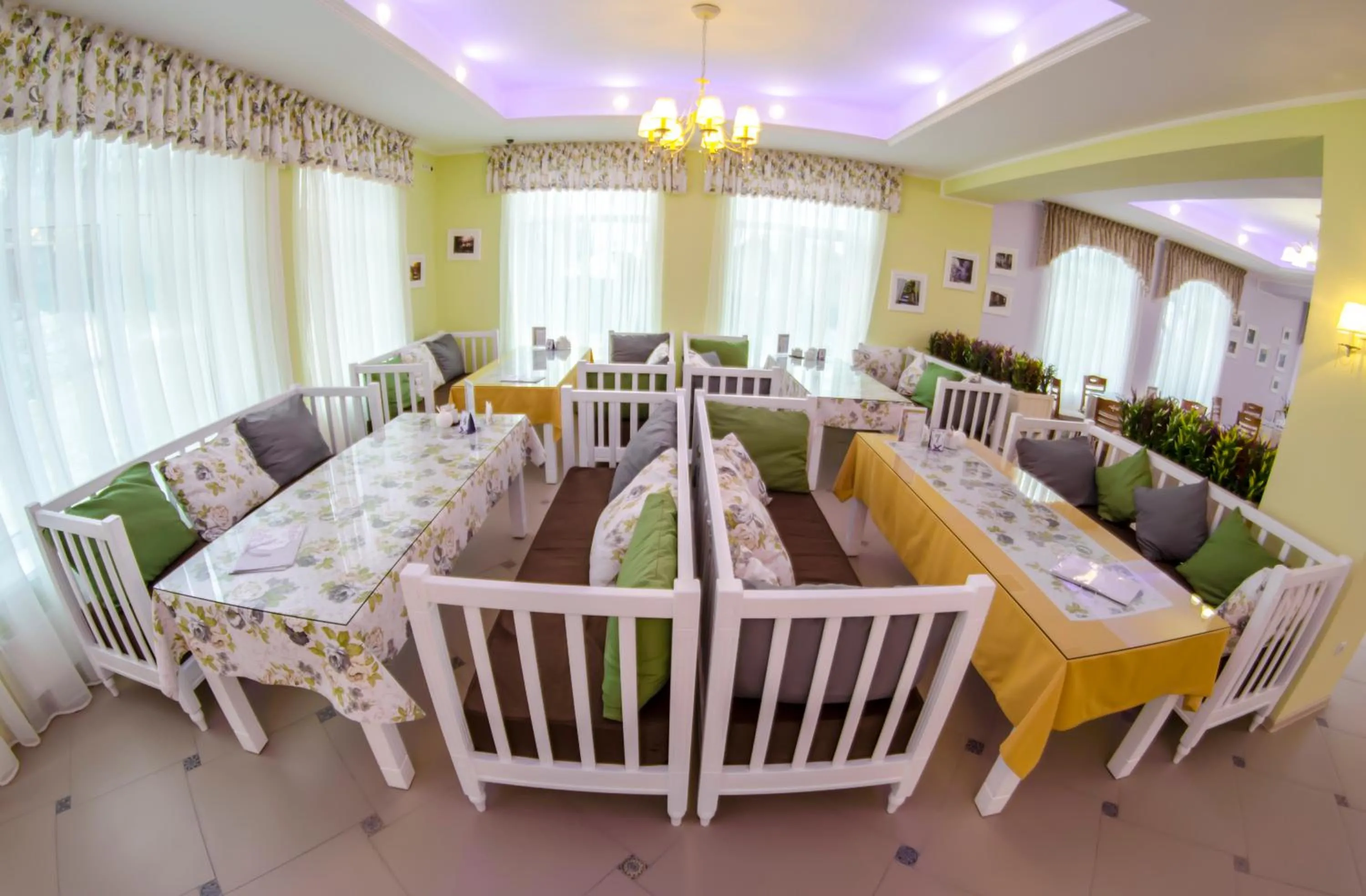 Restaurant/places to eat, Bed in VitaPark Sonyachnyy Provans