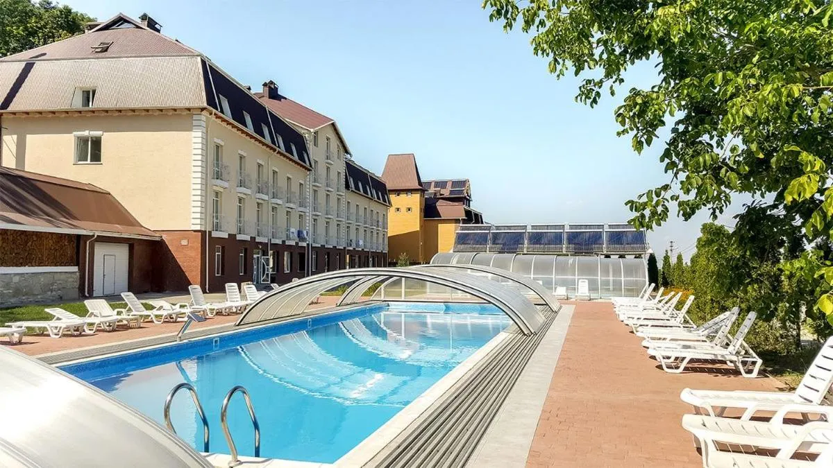 Swimming pool in VitaPark Sonyachnyy Provans