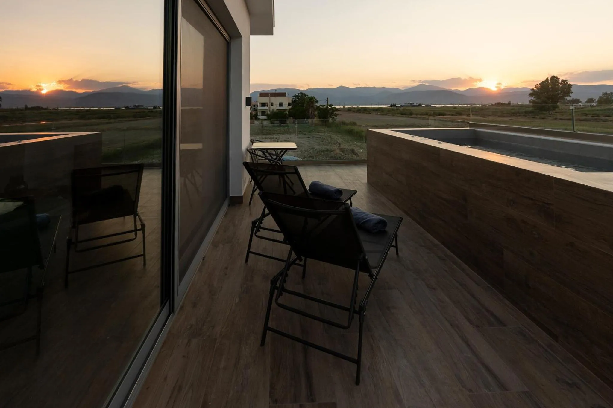 Hot Tub in Sweet Mary Suites