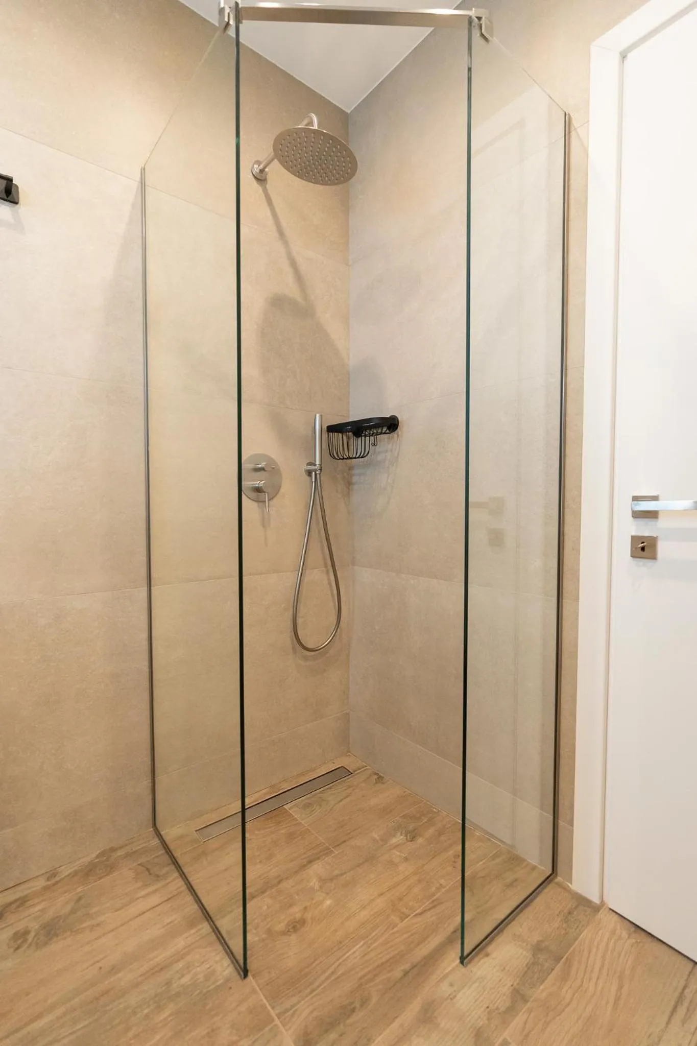 Shower in Sweet Mary Suites
