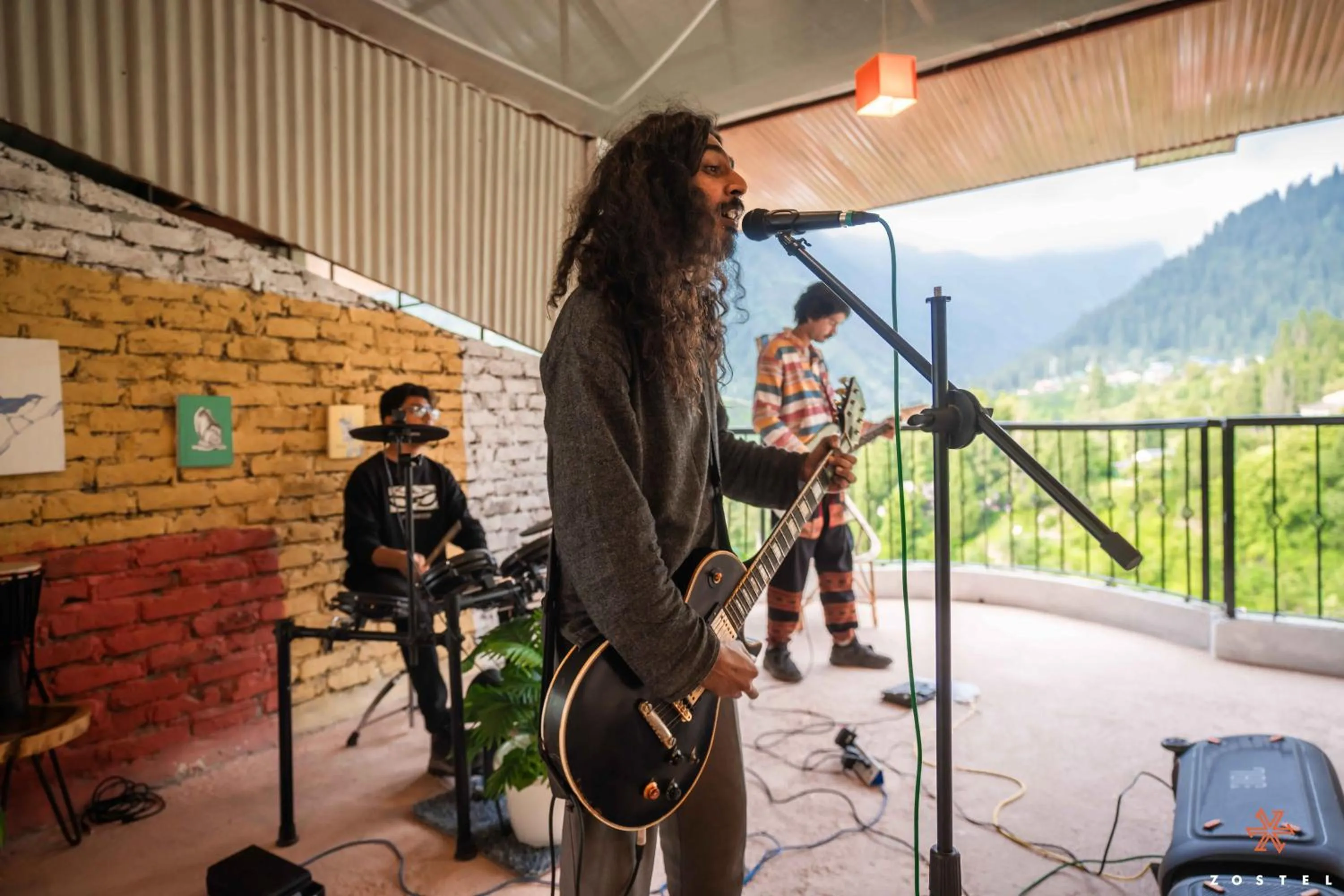 People in Zostel Pulga